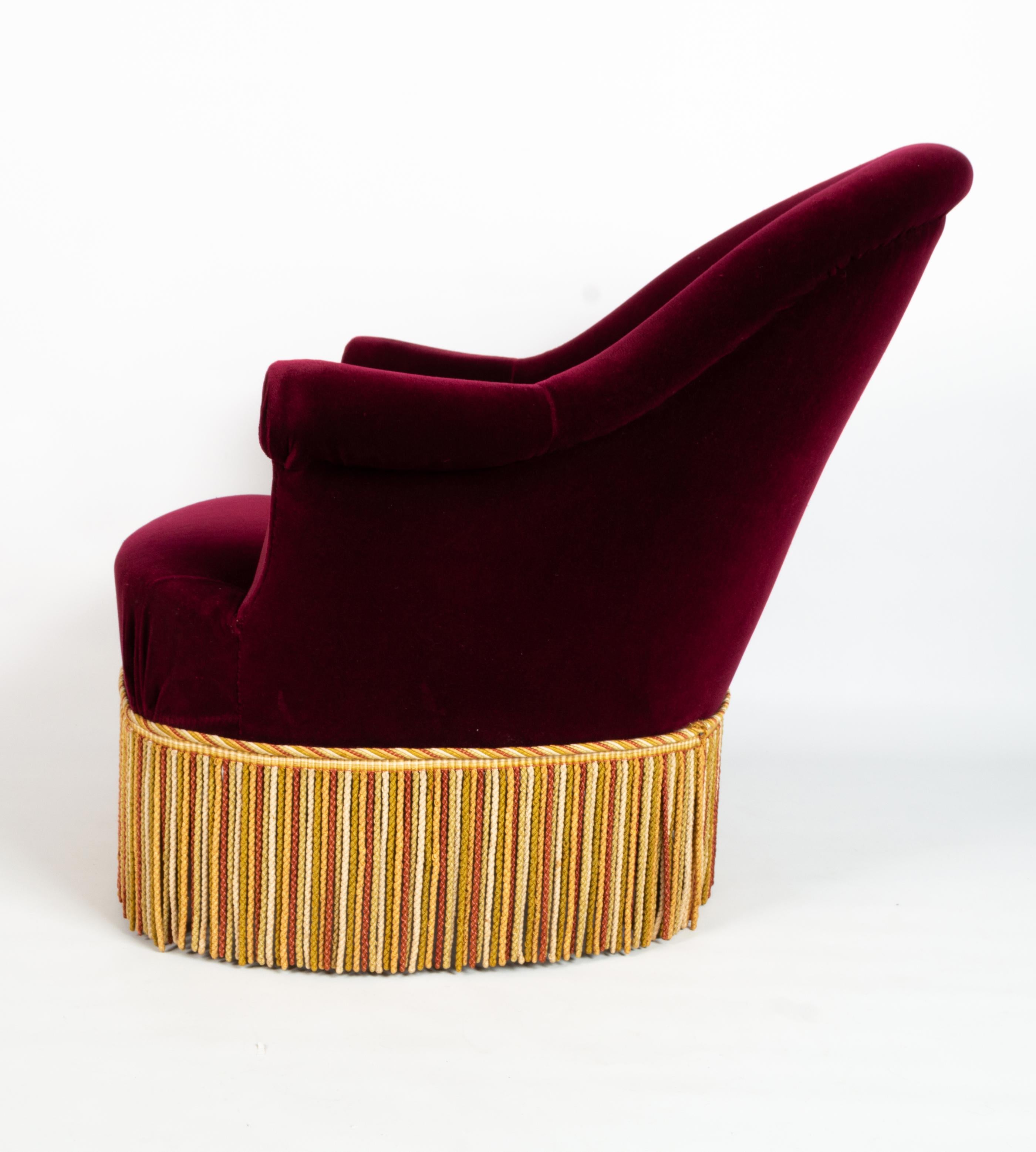 Antiker französischer napoleonischer III.-Sessel und Fußhocker aus dem 19. Jahrhundert mit Stierfransen im Angebot 4