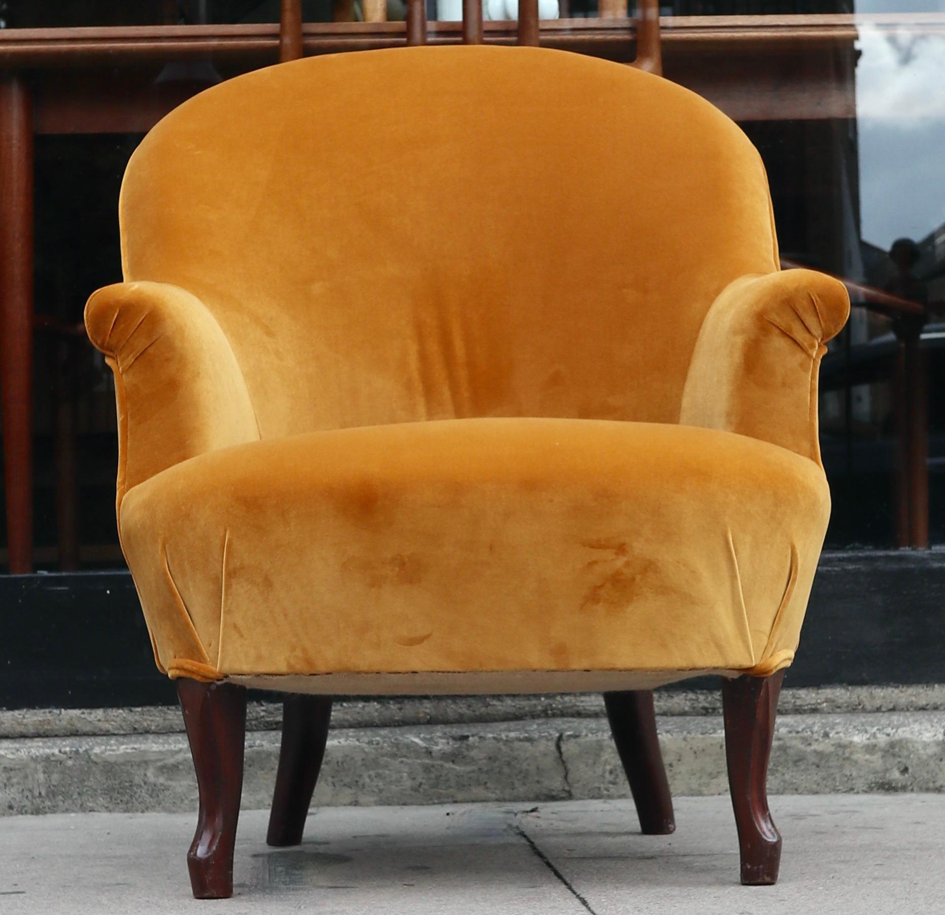 Antique French 19th century Napoleon III crapaud armchair recovered in velvet For Sale 8