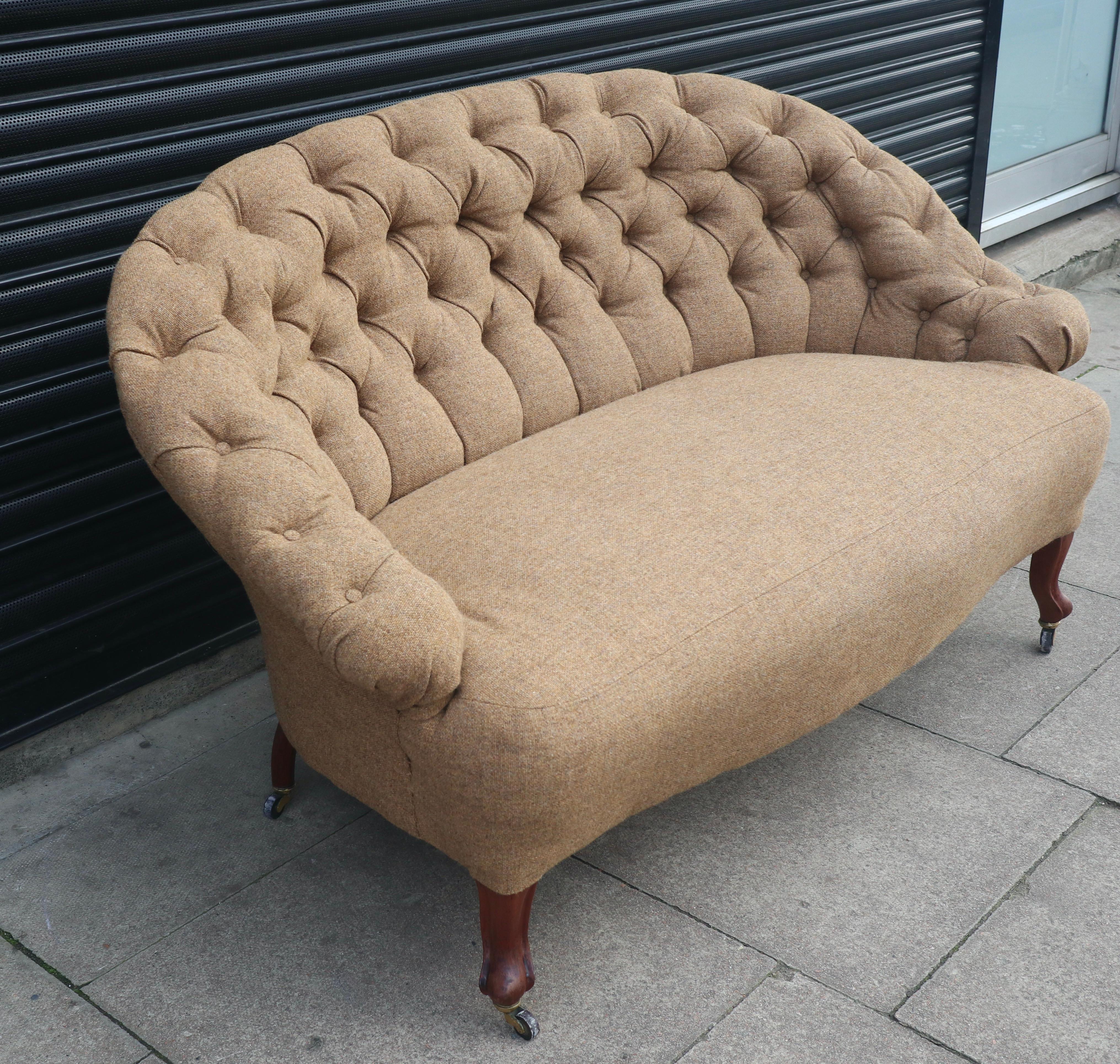Antique French 19th century Napoleon III crapaud sofa In Good Condition For Sale In London, GB