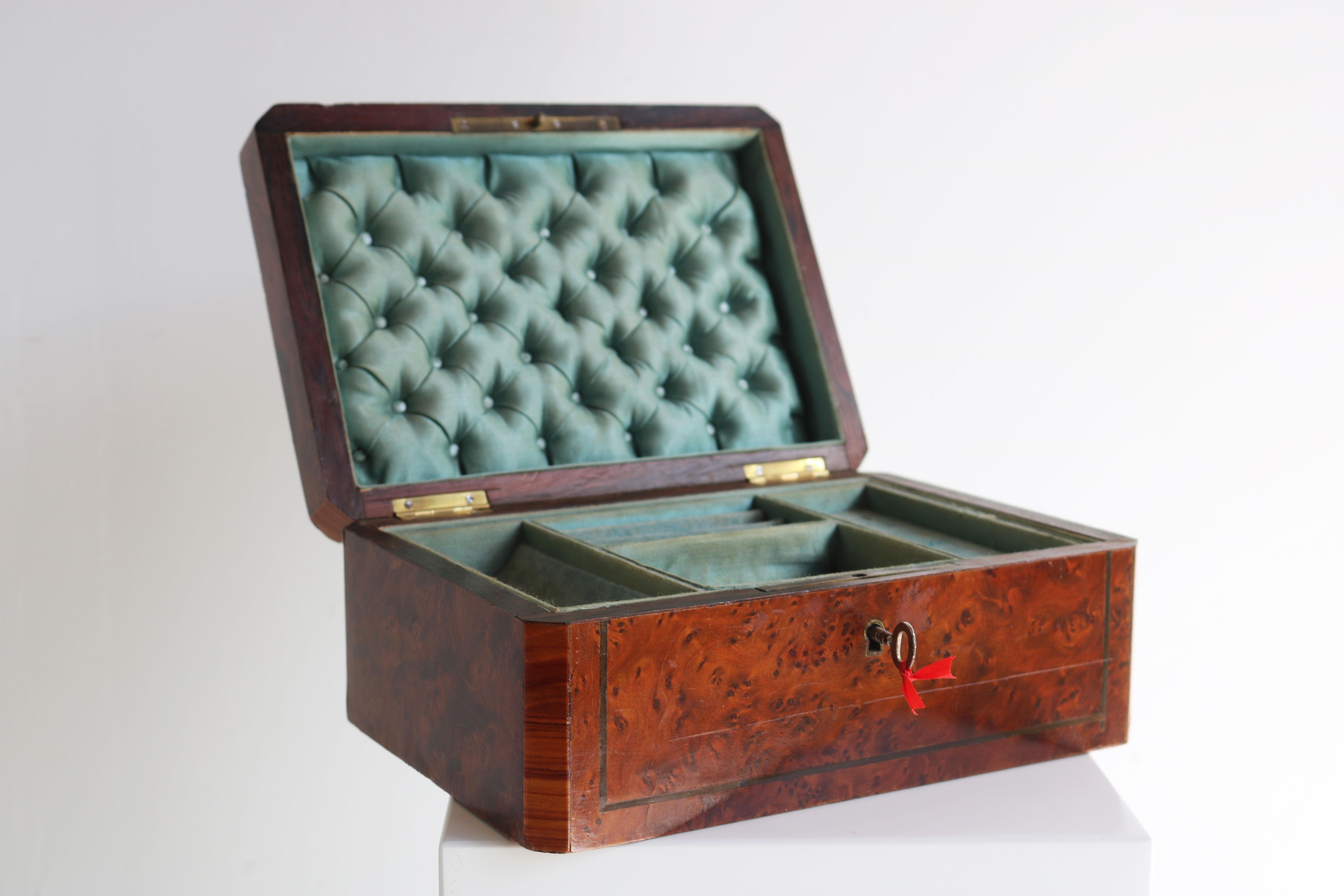 Antique French 19th Century Napoleon III Jewelry Box Inlaid Brass Pearl Thuya 7