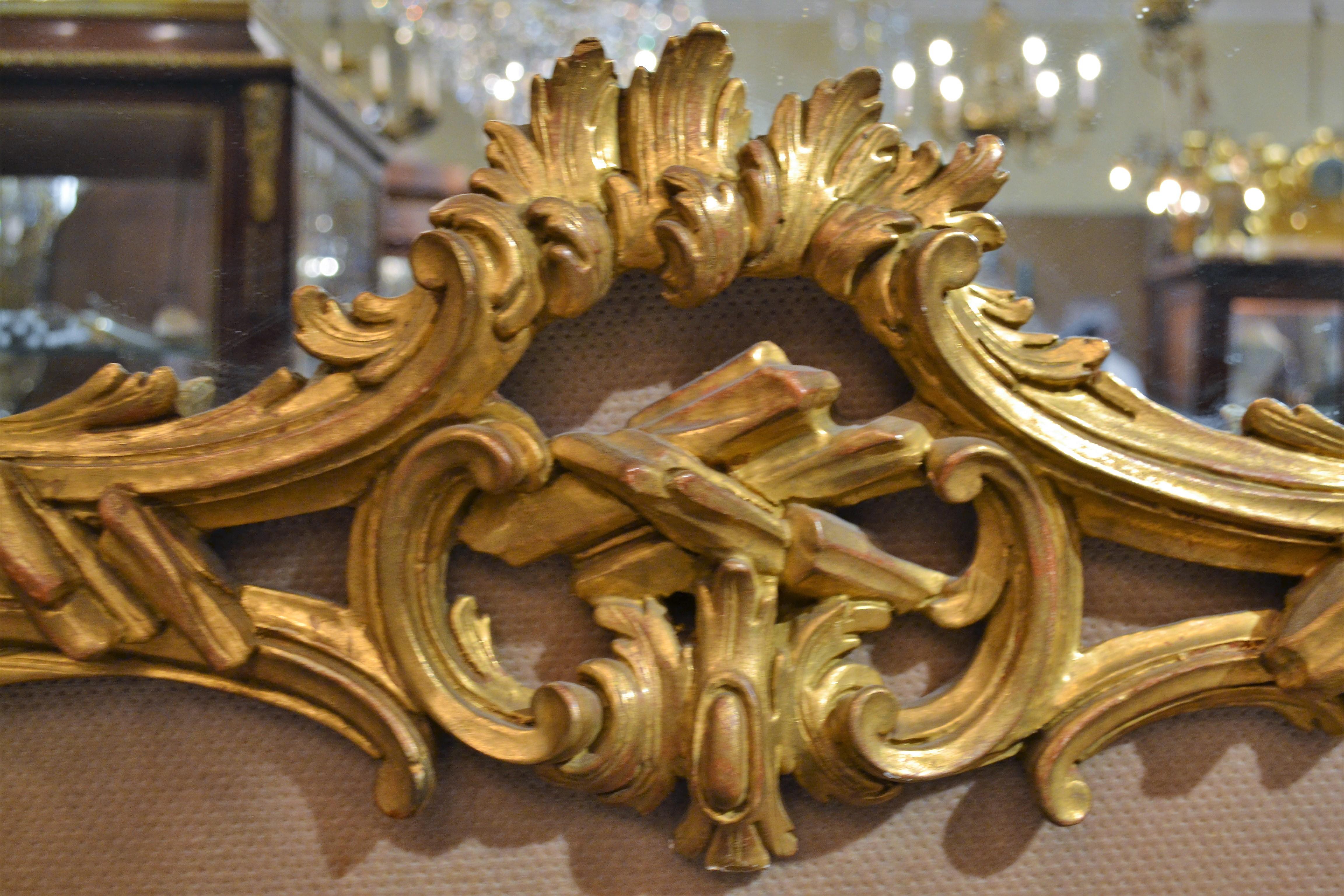 Feuille d'or Antique miroir rocococo français du 19ème siècle à feuilles d'or en vente