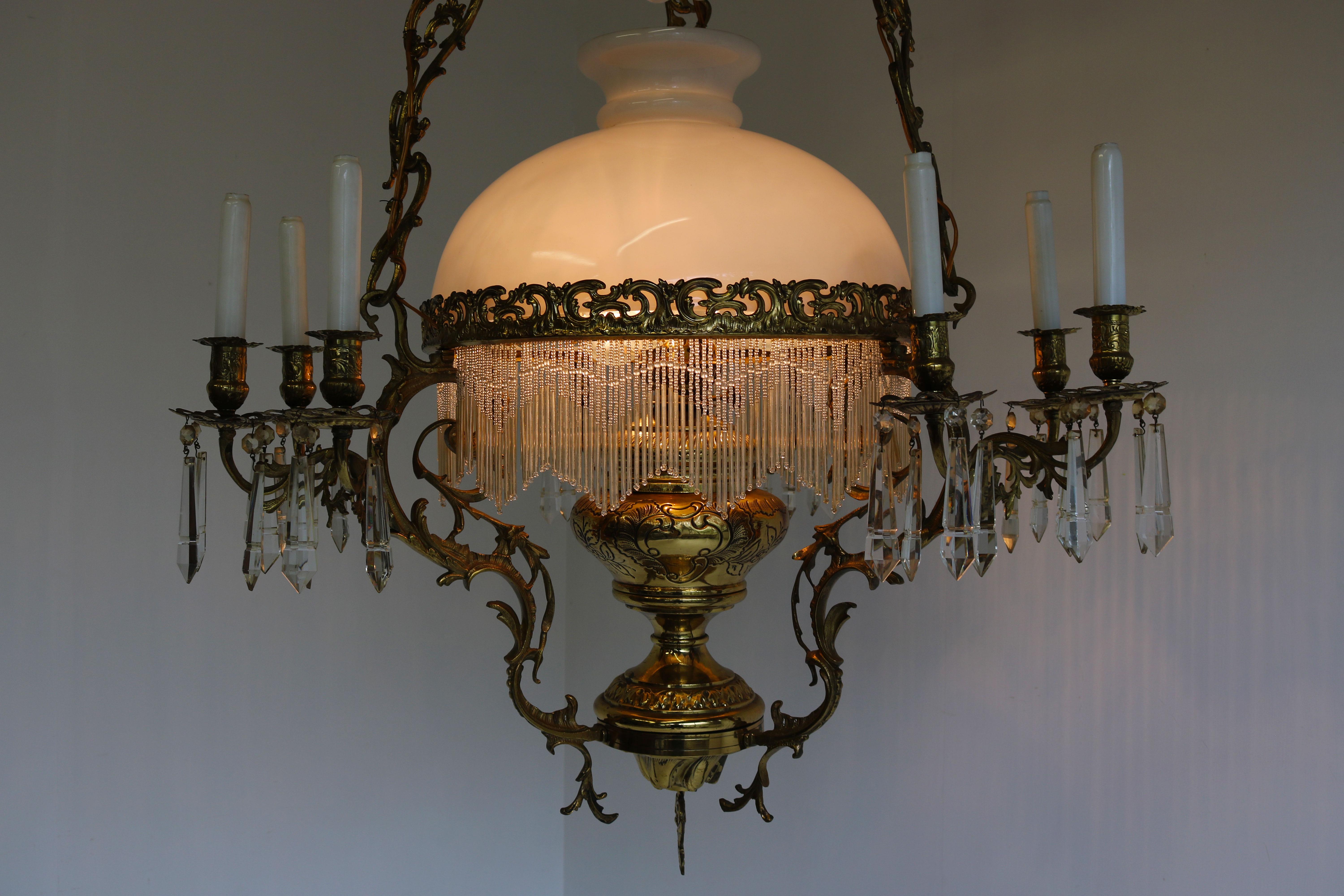 Antike französische viktorianische Öllampe, 19. Jahrhundert, Kronleuchter, Opal, Messing, Hängeleuchte im Angebot 12