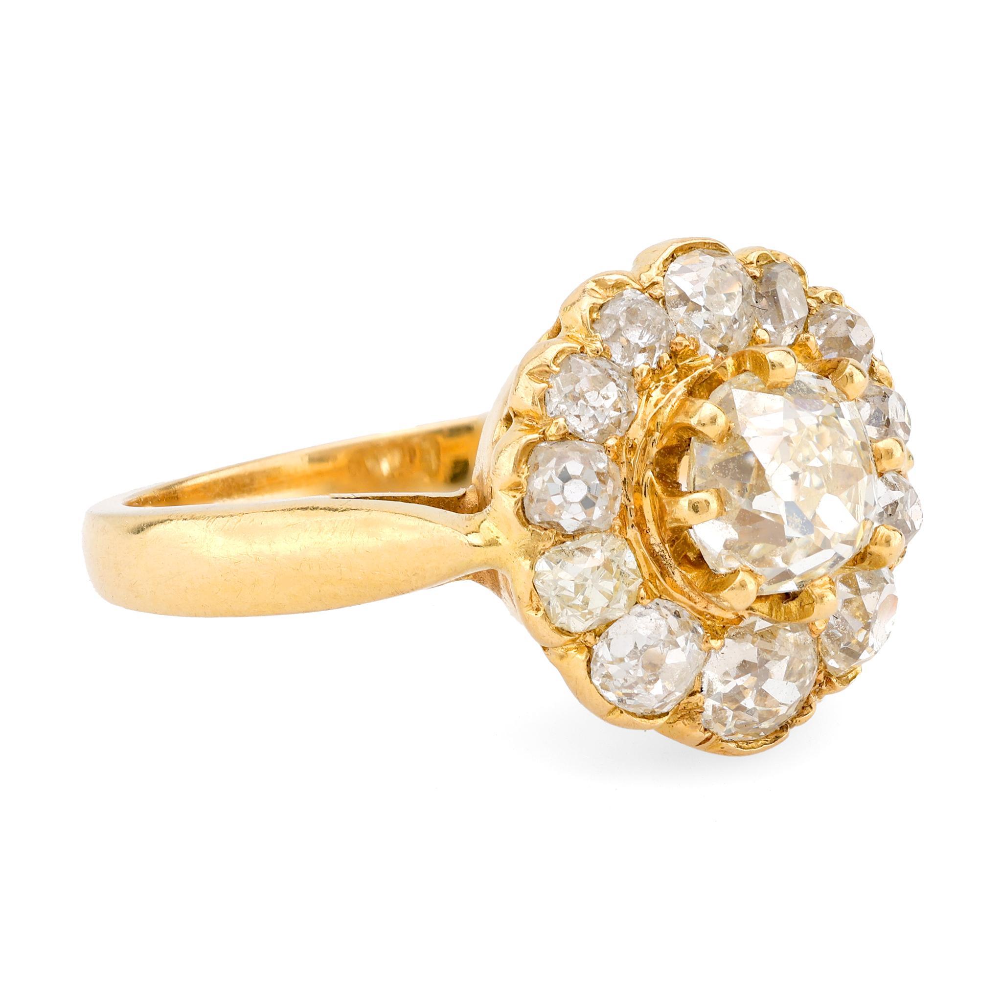 Victorian Antique French 2.5 Carat Total Weight Diamond 18K Yellow Gold Cluster Ring