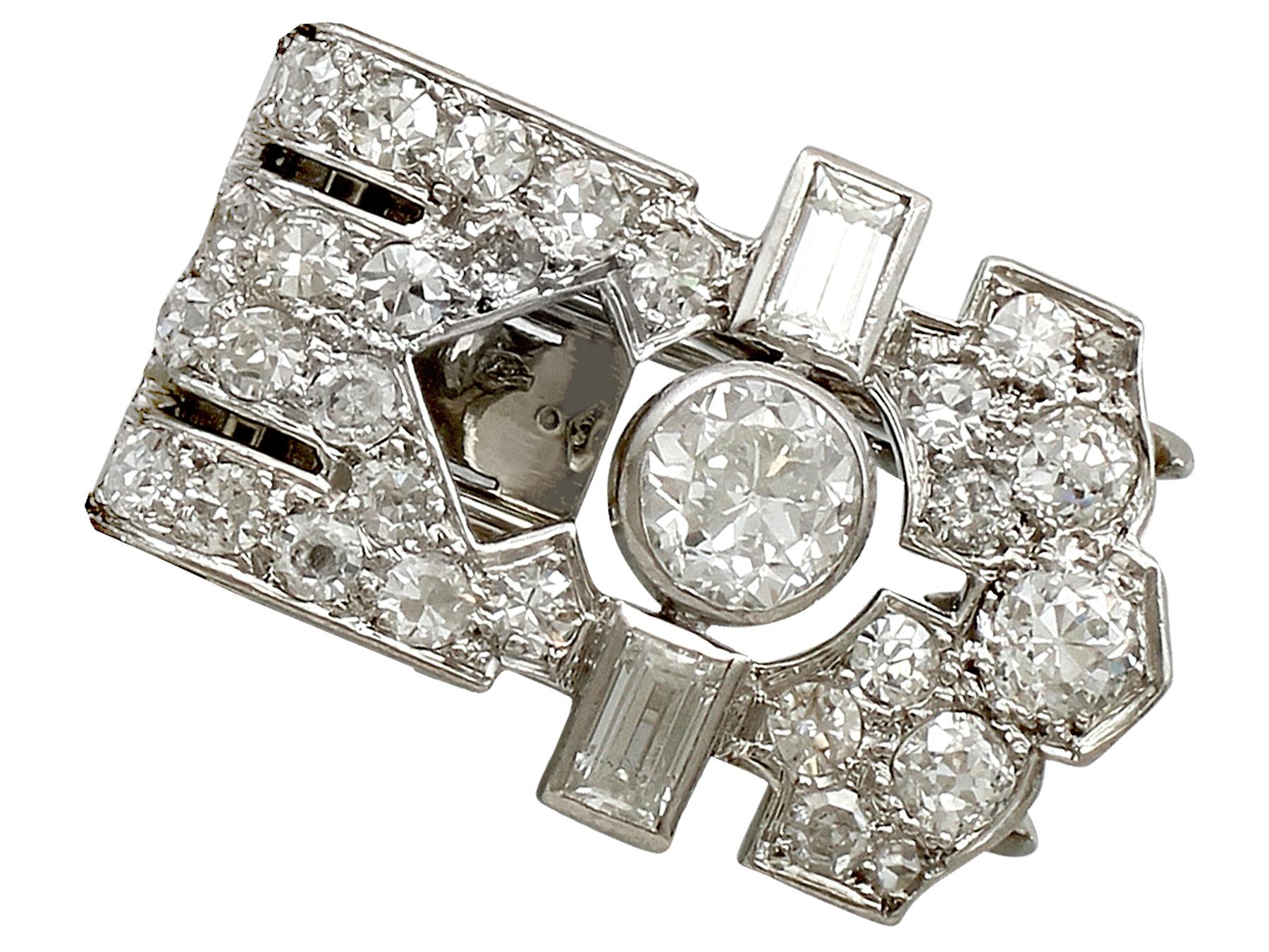 Antique French 2.58 Carat Diamond, Platinum and White Gold Double Clip Brooch 1
