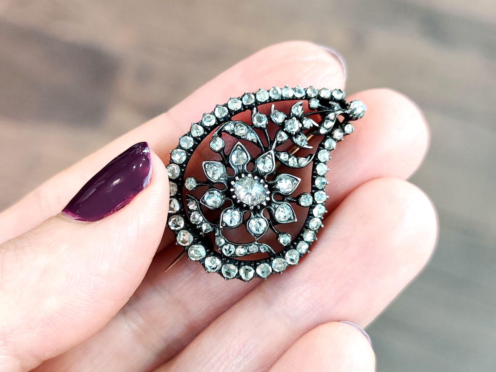 Antique French Broche de hoja de oro amarillo de 9k y diamantes de 2,84 ct Corte rosa en venta
