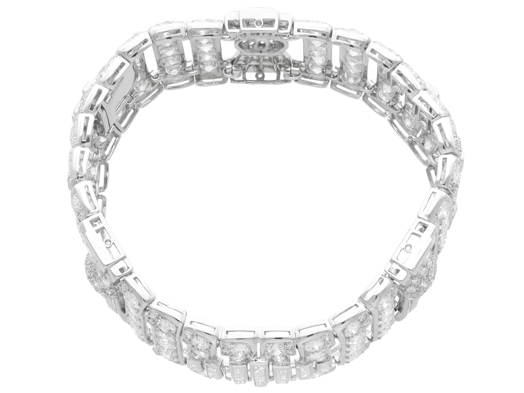 A magnificent, fine and impressive antique French 1930's 29.42 carat diamond and 18k white gold Art Deco bracelet; part of our diverse antique jewellery and estate jewelry collections.

This magnificent, fine and impressive antique diamond bracelet