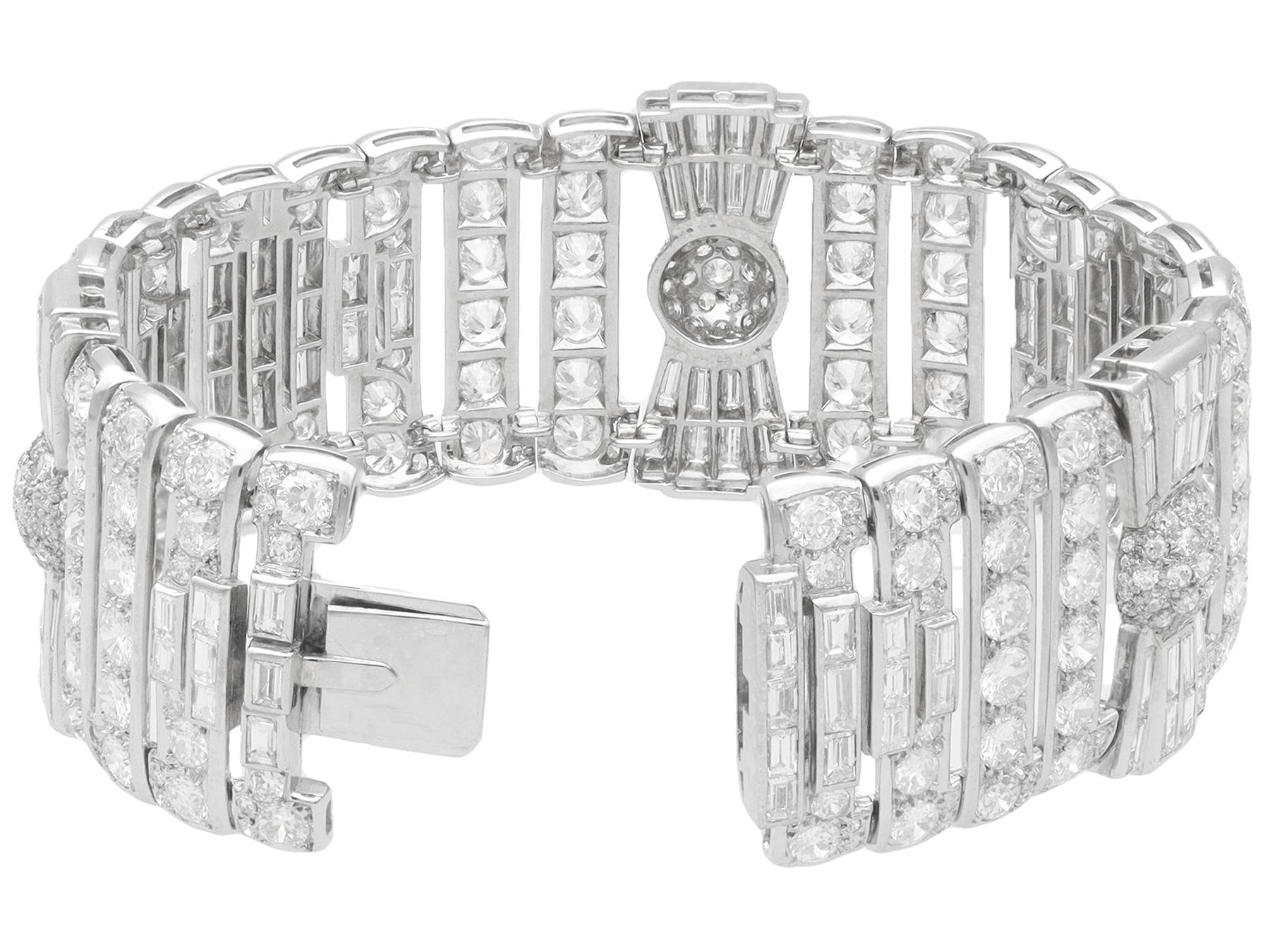 Round Cut French Art Deco 29.42 Carat Diamond and 18k White Gold Bracelet For Sale