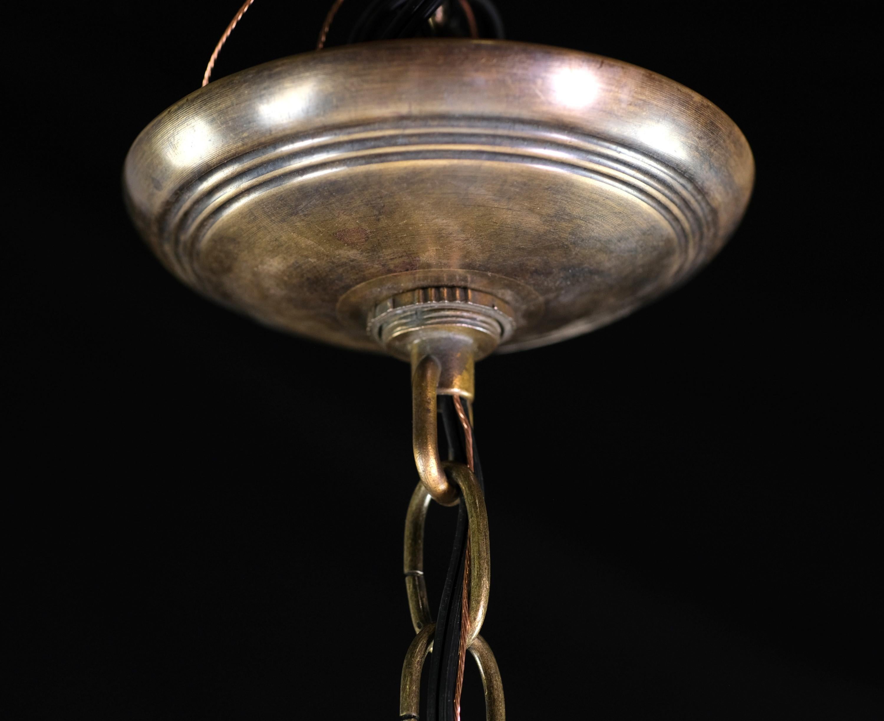 Lustre français à 3 bras en bronze avec bobèches en cristal et cristaux en forme de gouttes d'eau en vente 6