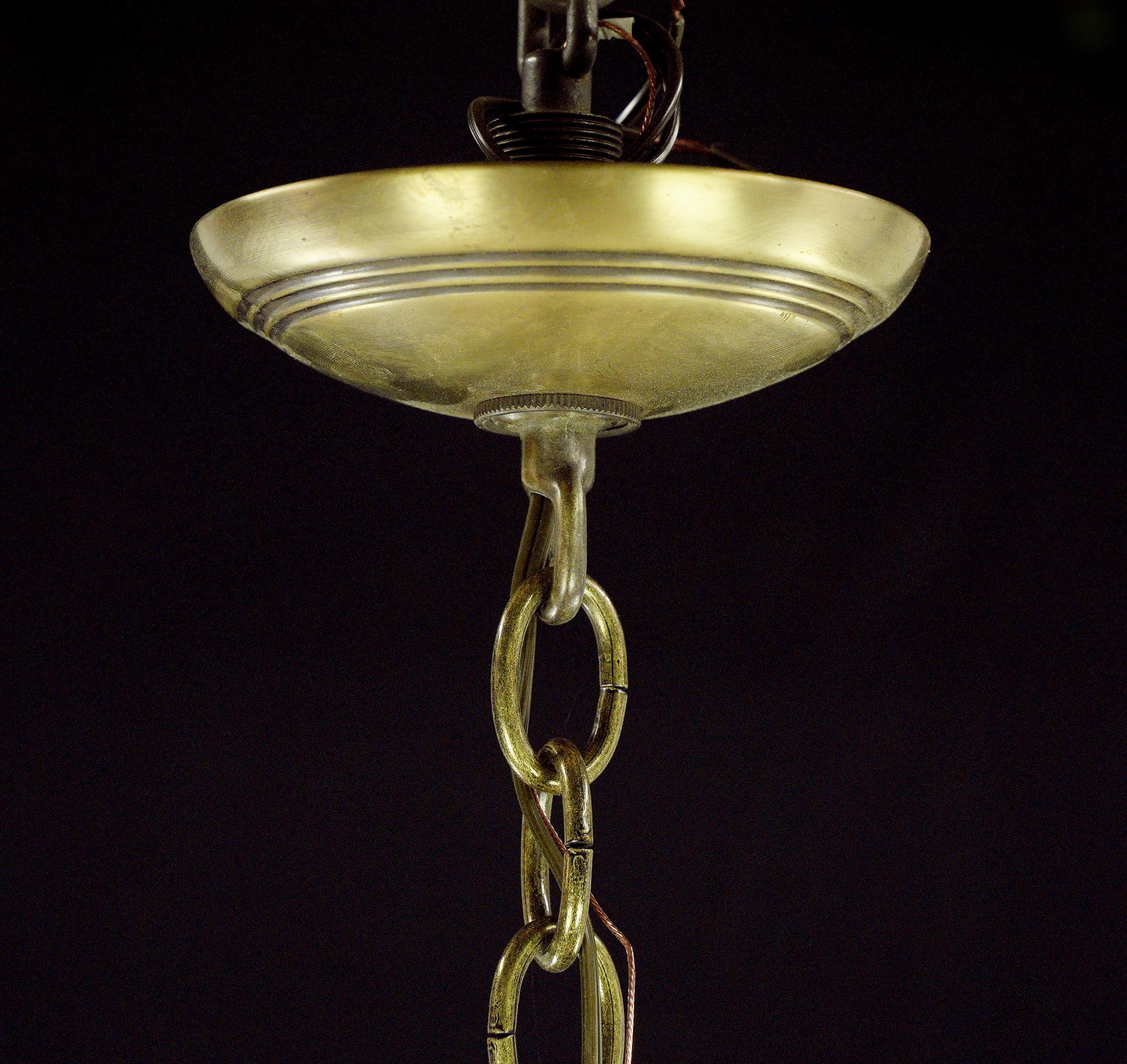 Lustre français ancien à 8 bras en laiton, cristal et verre en vente 6