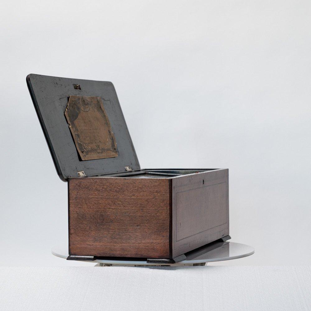 Metal Antique French 8 Song Music Box, Pap Leon Hecker & Cie, Paris. Late 19th Century