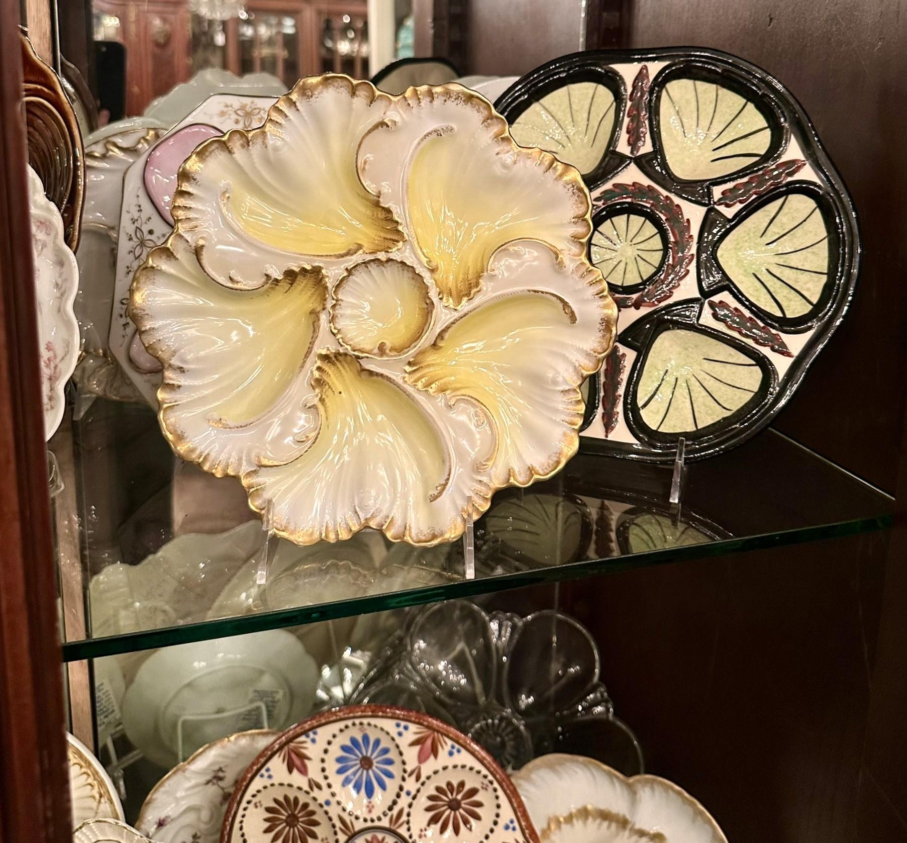 Antique français « A. L. » Assiette à huîtres jaune et or en porcelaine de Limoges, vers 1890. 2