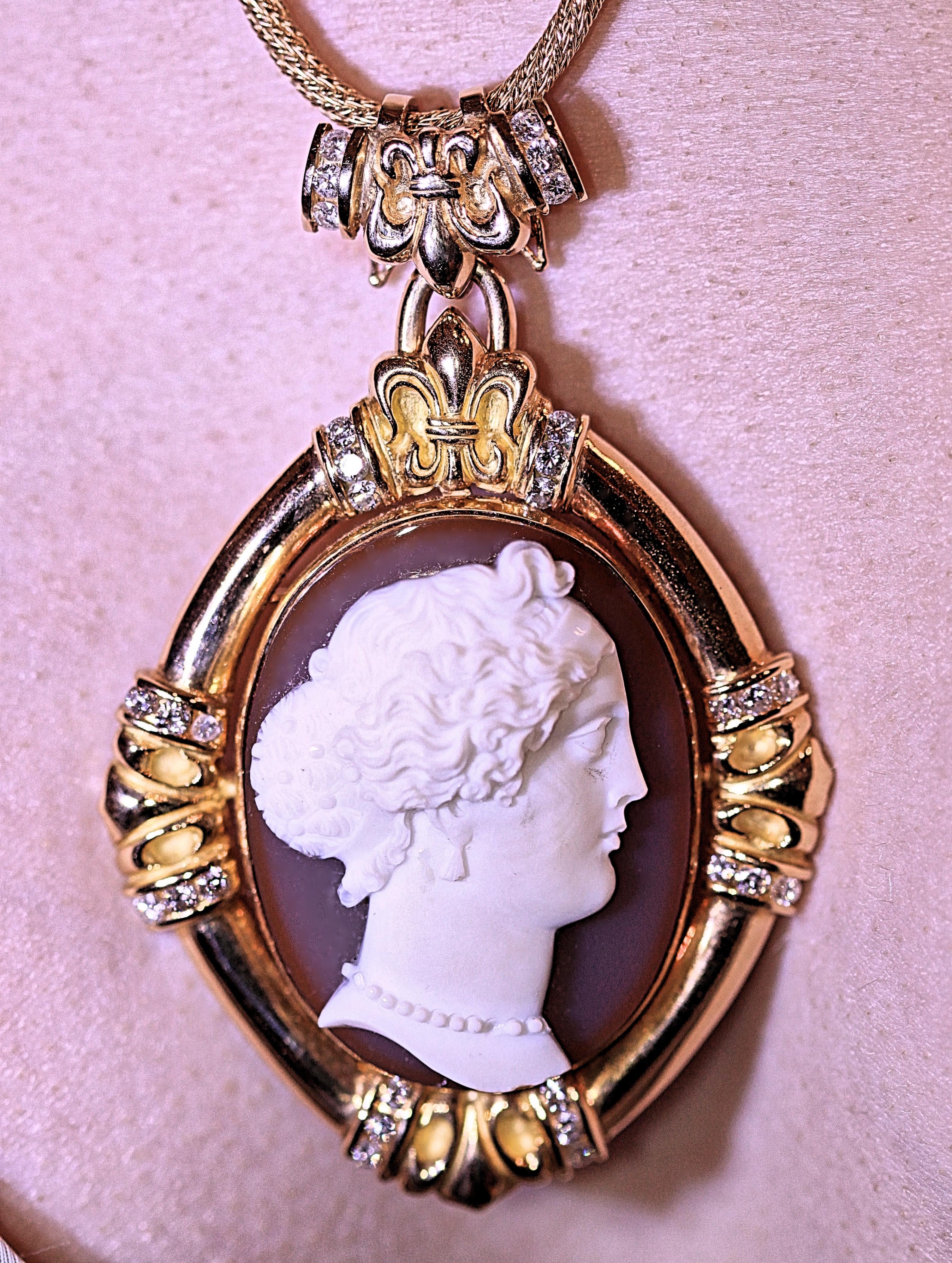 Antique French Agate Cameo Contemporary Diamond Mounting Brooch Necklace Pendant For Sale 7