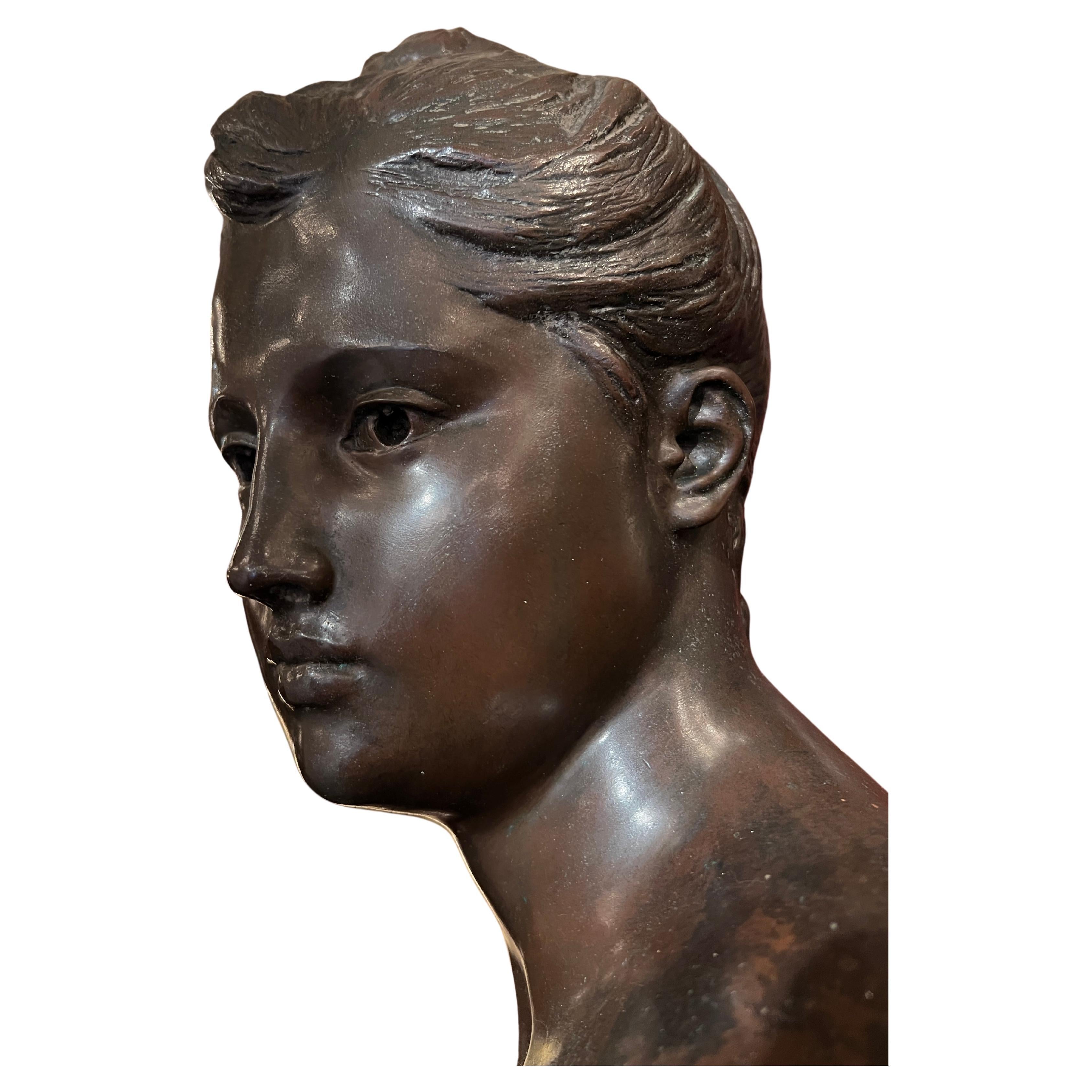 Bronze Ancienne sculpture française d'Alfred Boucher (1850-1934), Diane la chasseuse en vente