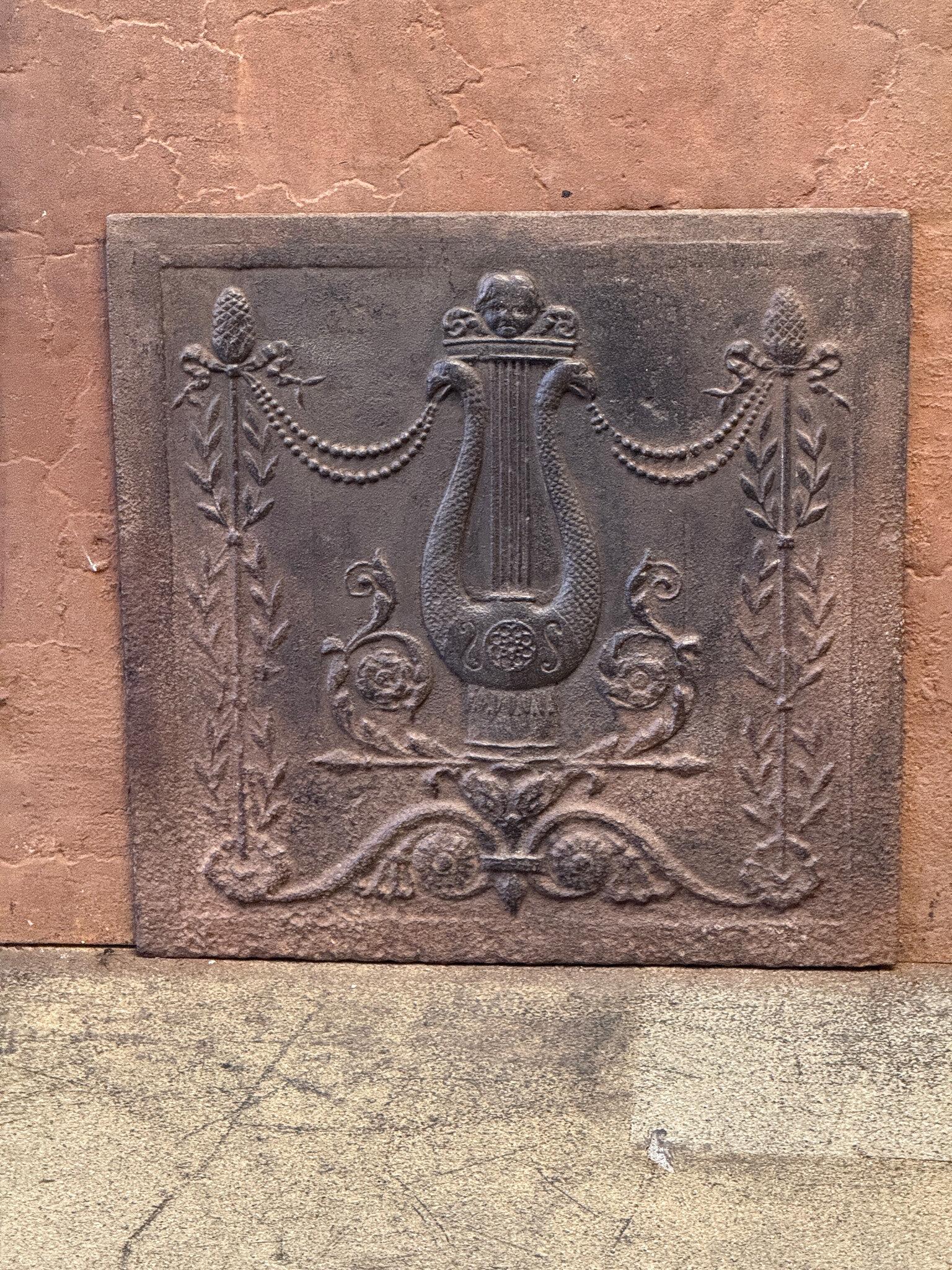 Neoclassico Antique French 'Allegoria della musica', parafuoco, inizio XIX secolo in vendita