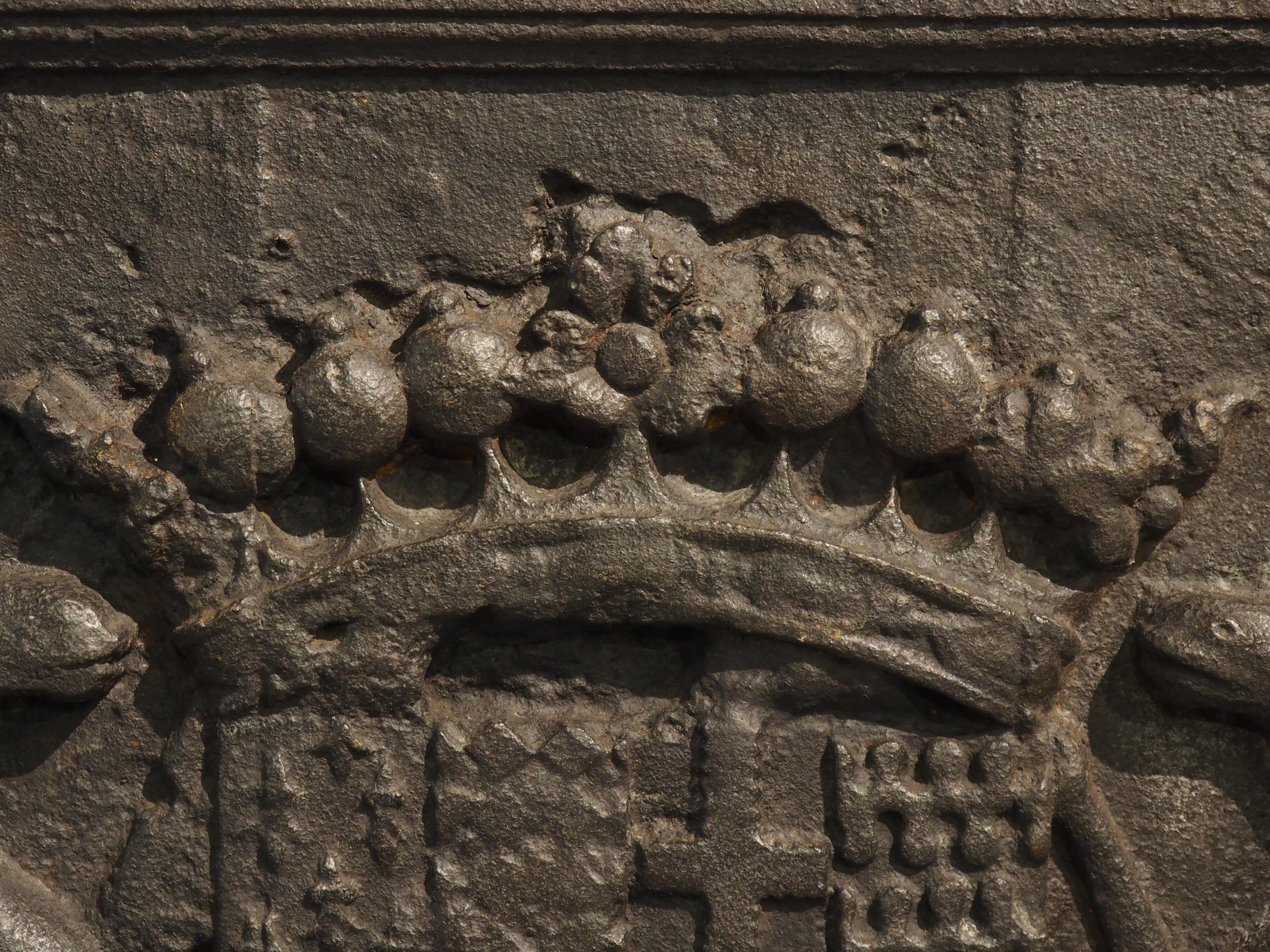 Antique French Alliance Coat of Arms Fireback with Rampant Stags, Circa 1690 For Sale 3
