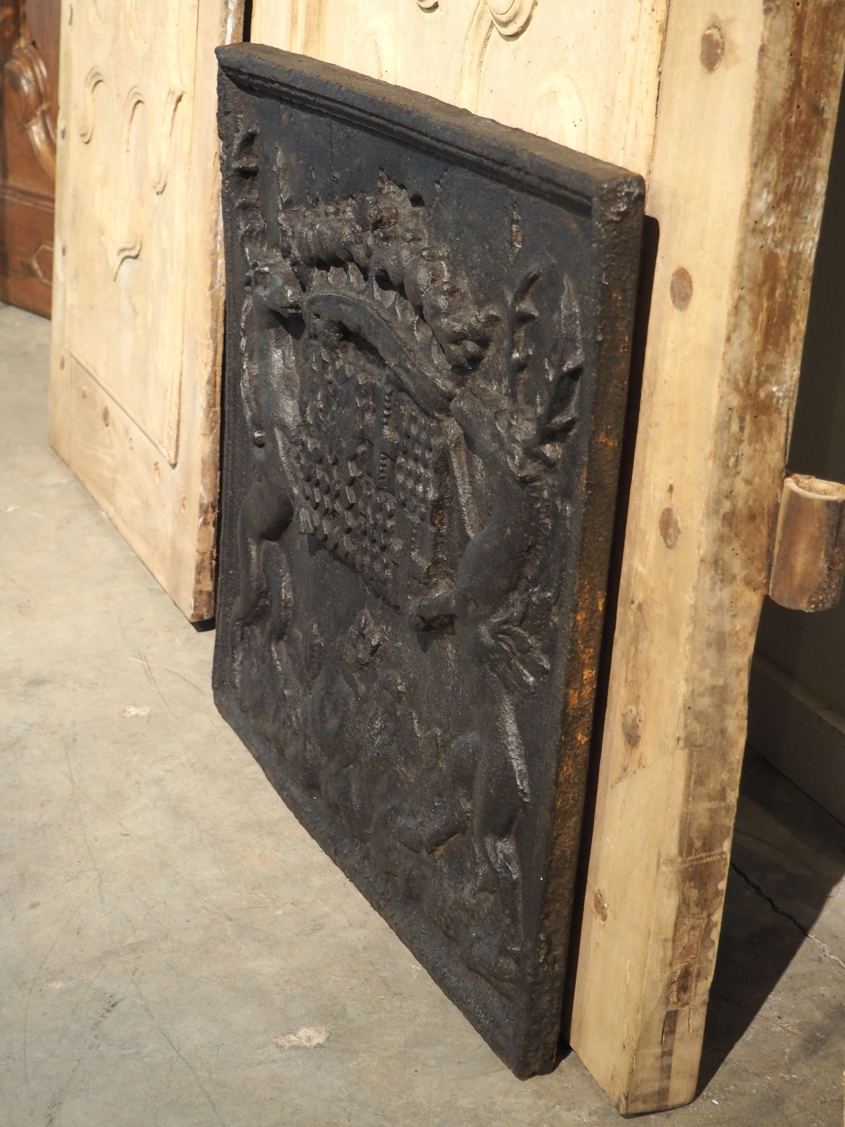 Antique French Alliance Coat of Arms Fireback with Rampant Stags, Circa 1690 For Sale 4