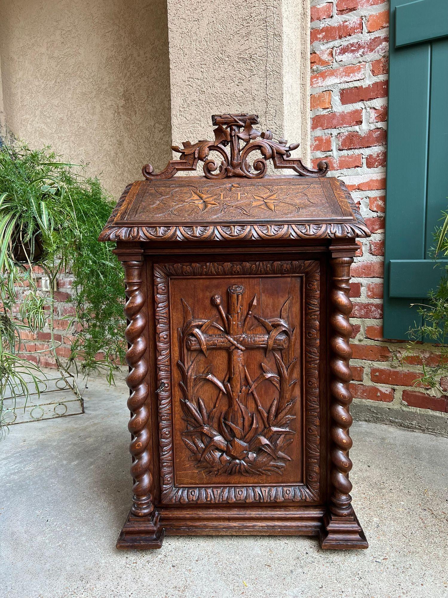 Antique French Altar Lecturn Gothic Bible Box Podium Sacristy Cabinet Carved Oak in vendita 5