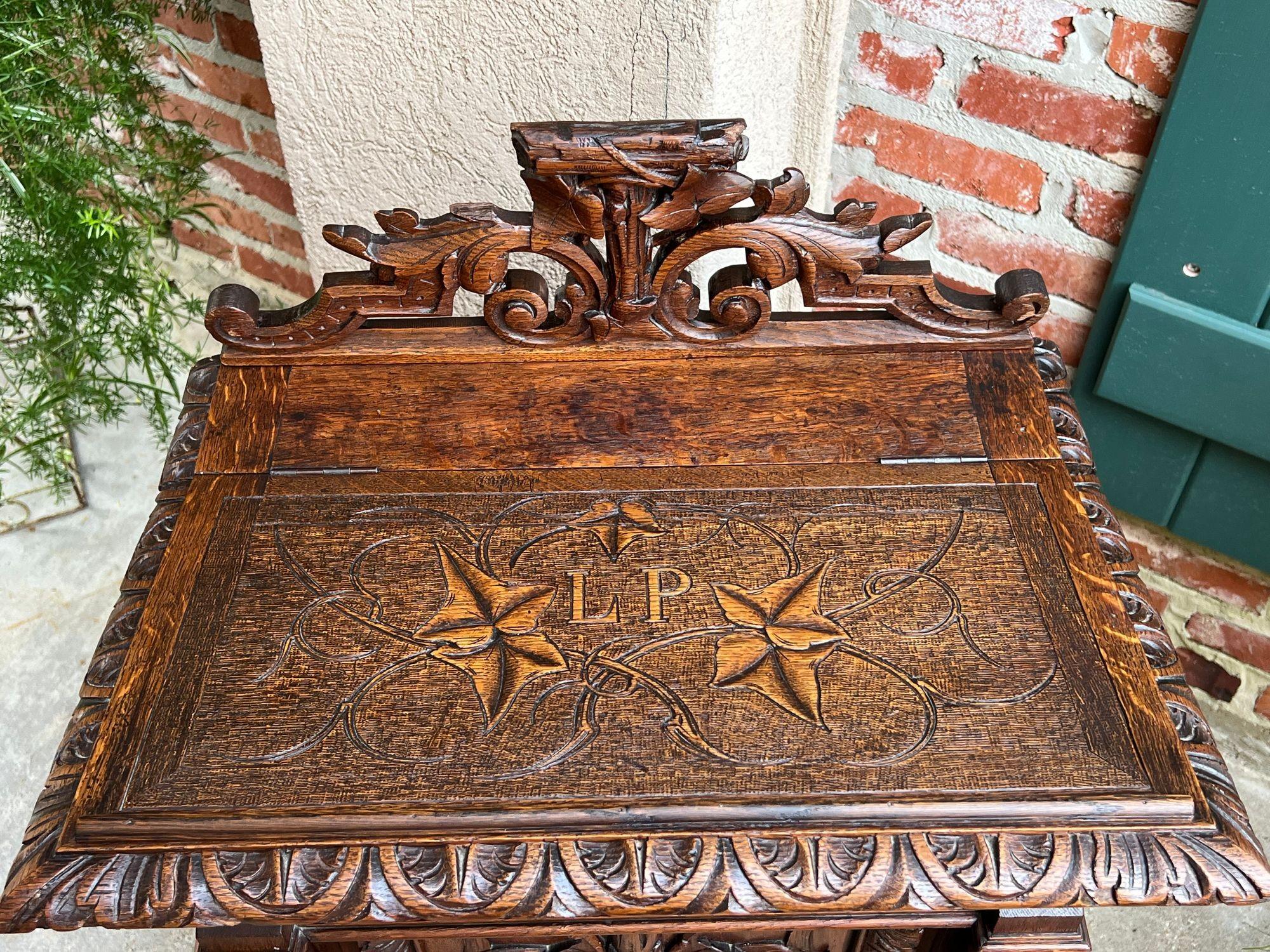 Antique French Altar Lecturn Gothic Bible Box Podium Sacristy Cabinet Carved Oak in vendita 10