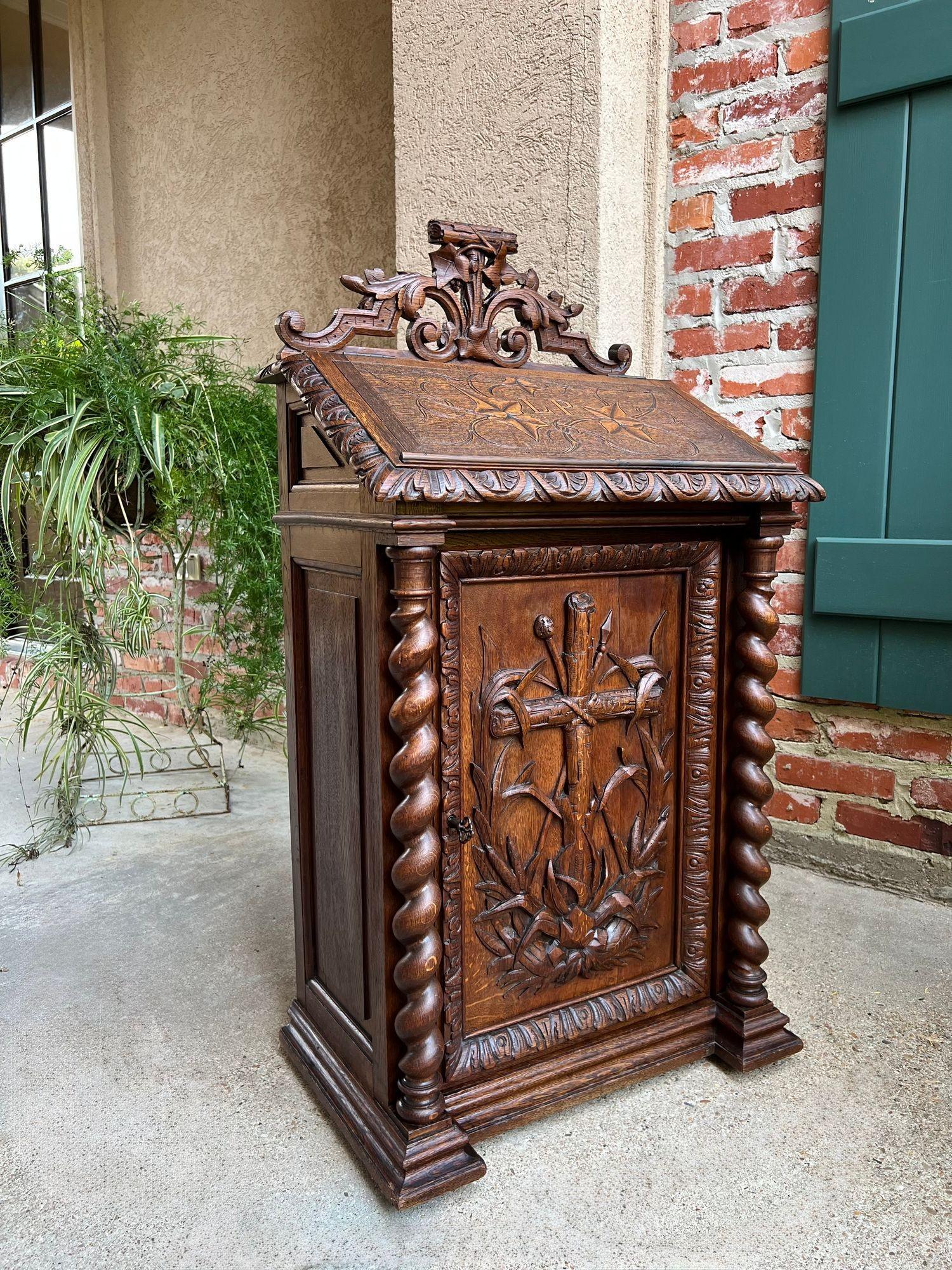 Francese Antique French Altar Lecturn Gothic Bible Box Podium Sacristy Cabinet Carved Oak in vendita