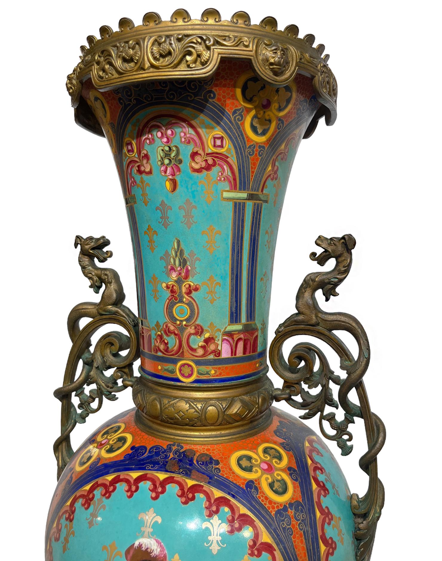 Antike französische und architektonische Vase aus Porzellan und Porzellan im Chinoiserie-Stil im Angebot 2