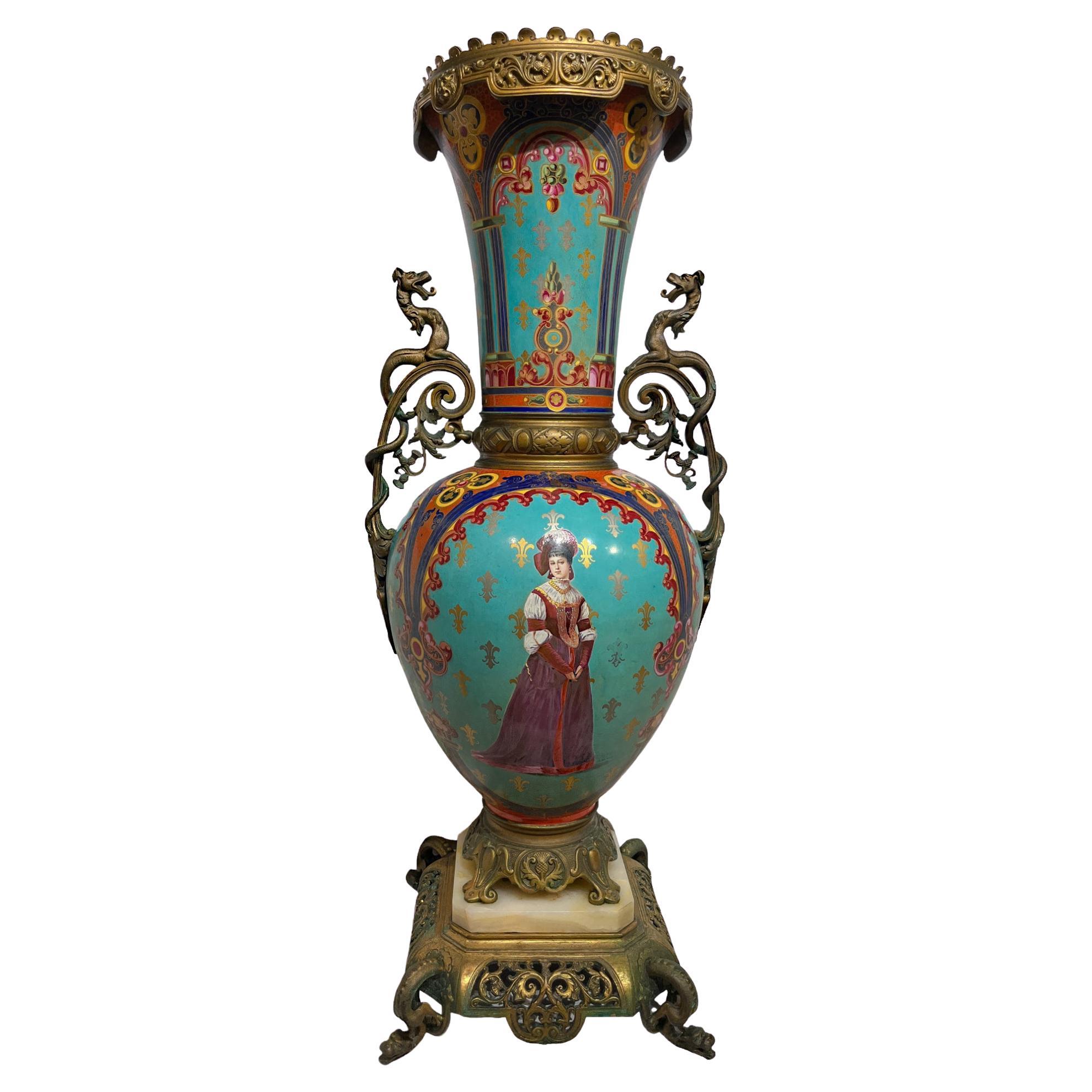 Antike französische und architektonische Vase aus Porzellan und Porzellan im Chinoiserie-Stil im Angebot