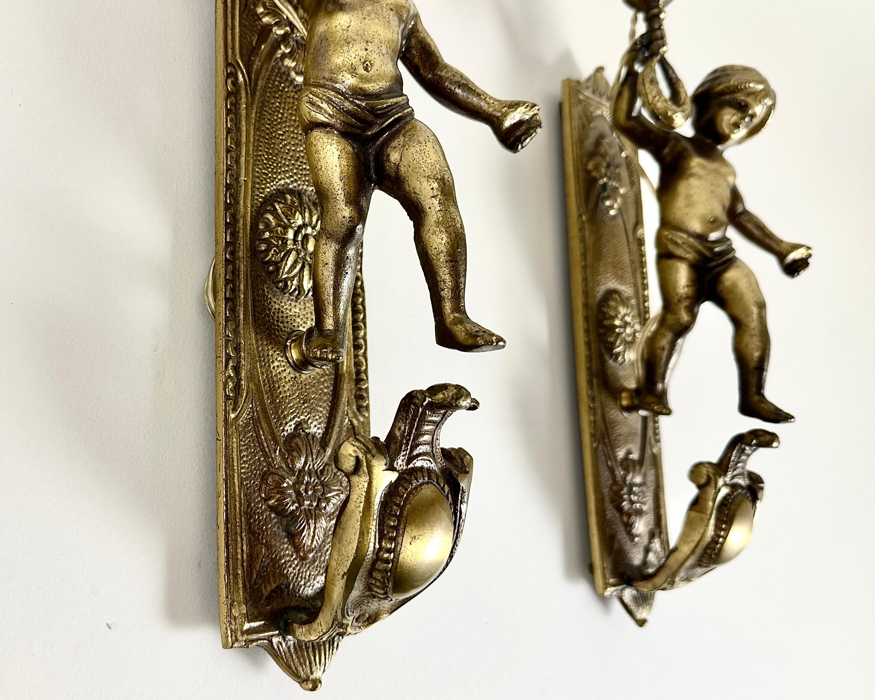 Antique French Angel Sconces Pair 1920s Cherub Wall Lights French Decor In Excellent Condition For Sale In Bastogne, BE