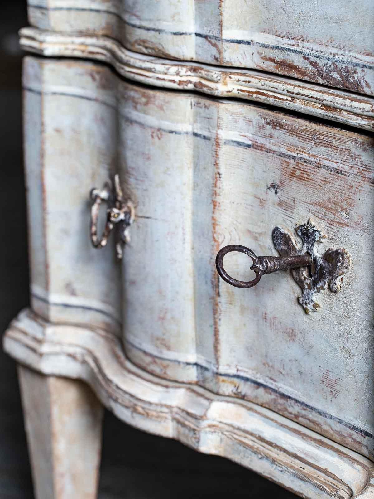 Antique French Arbalette Front Painted Chest Two Drawers, circa 1770 For Sale 1