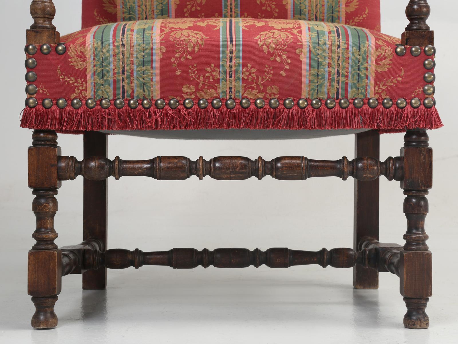 Antique French Armchair or Throne Chair circa 1900 Restored in France For Sale 3