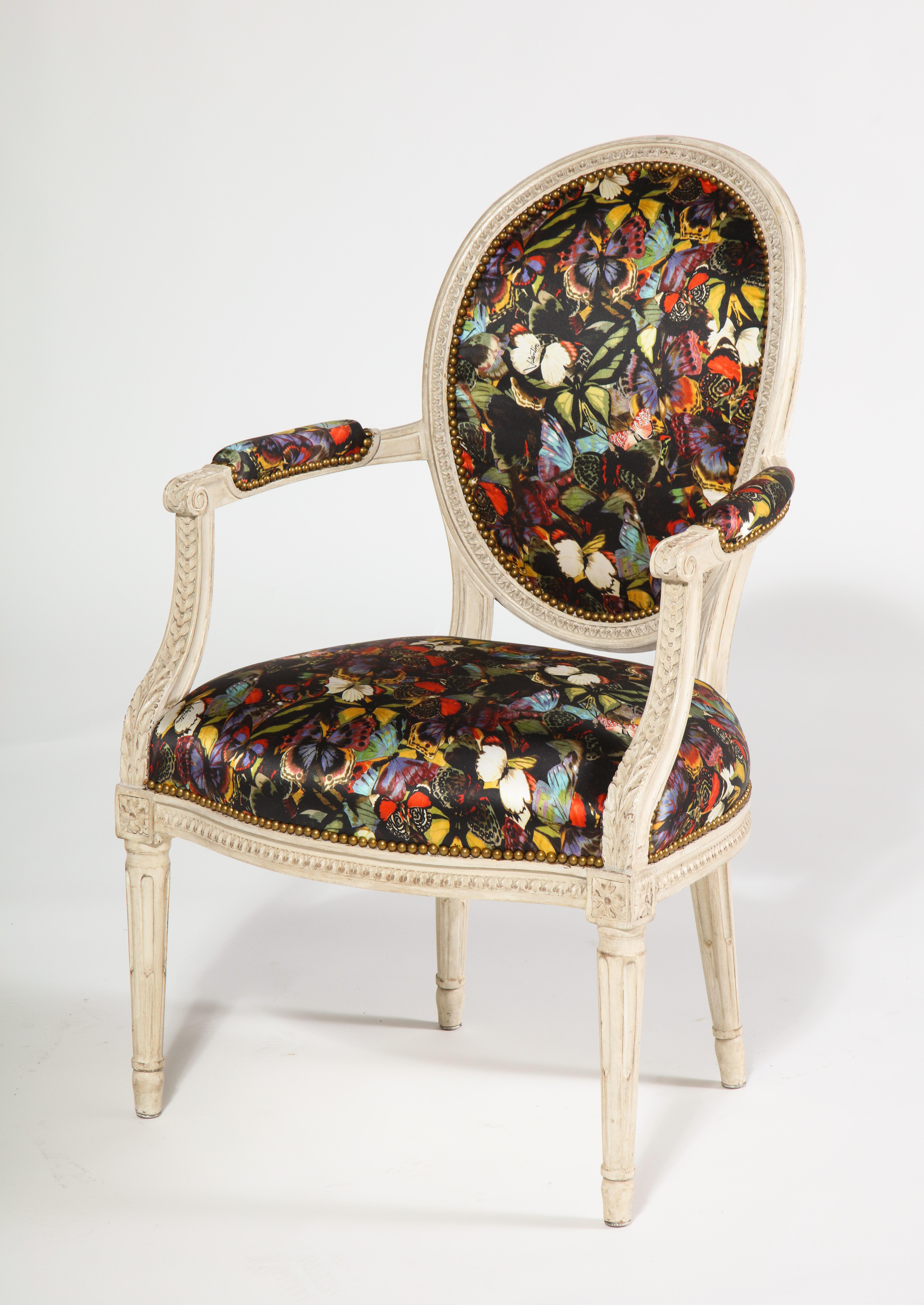 Antique French Armchairs in Valentino Butterfly Silk, Pair For Sale 7