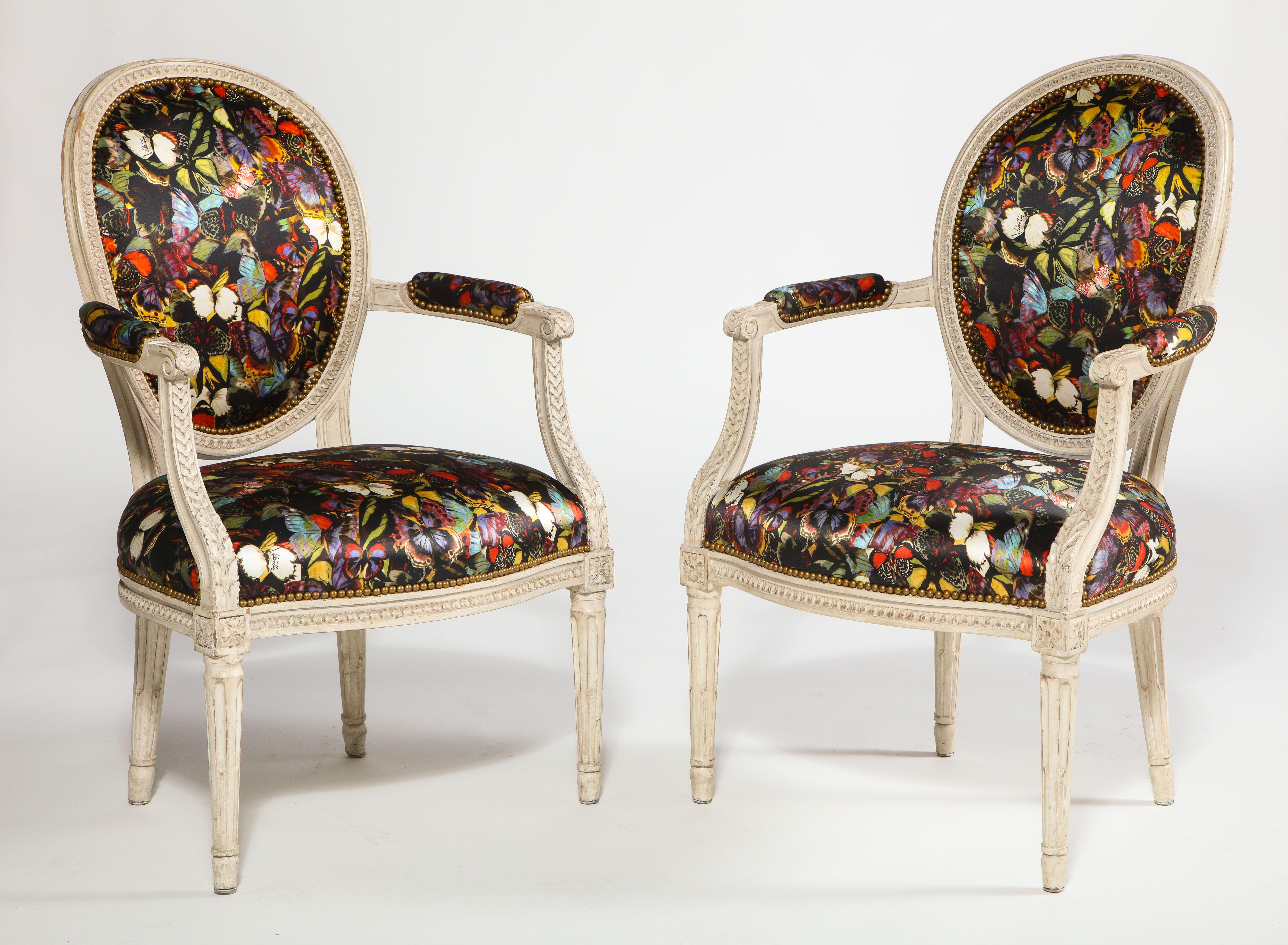 Antique French Armchairs in Valentino Butterfly Silk, Pair In Good Condition For Sale In New York, NY