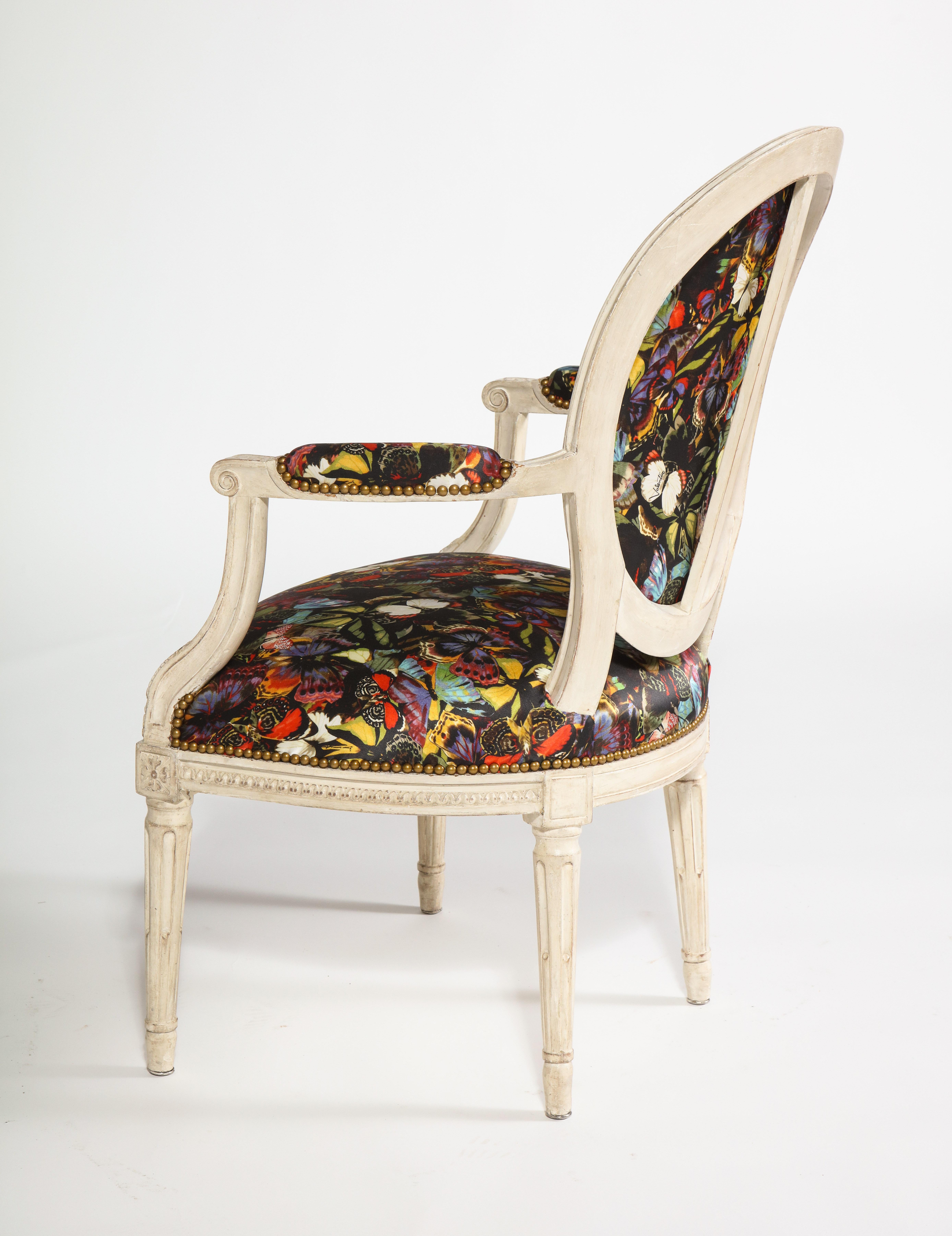 Antique French Armchairs in Valentino Butterfly Silk, Pair For Sale 5