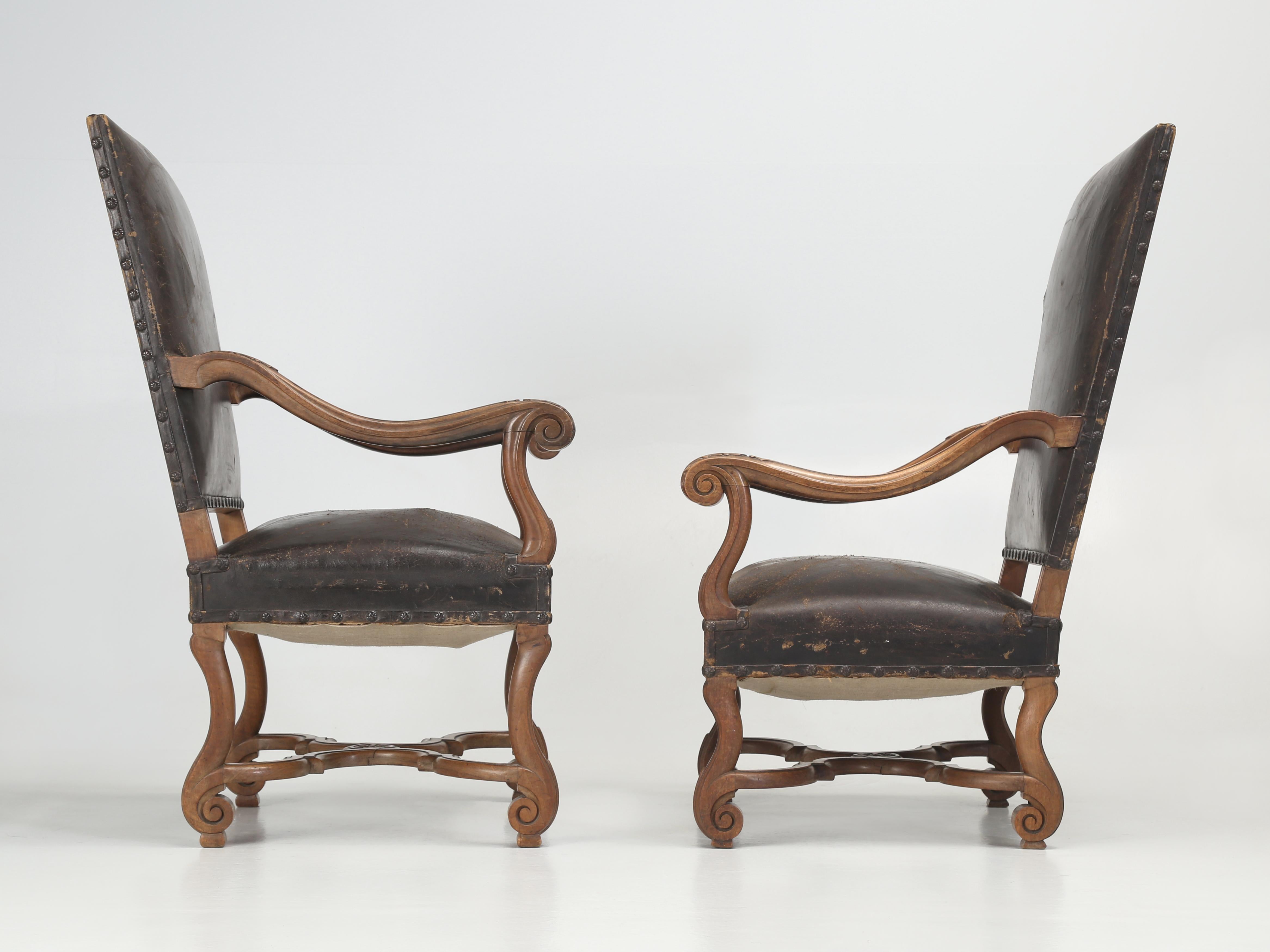Antique French Armchairs in Figured Walnut, His and Her Pair in Original Leather For Sale 11