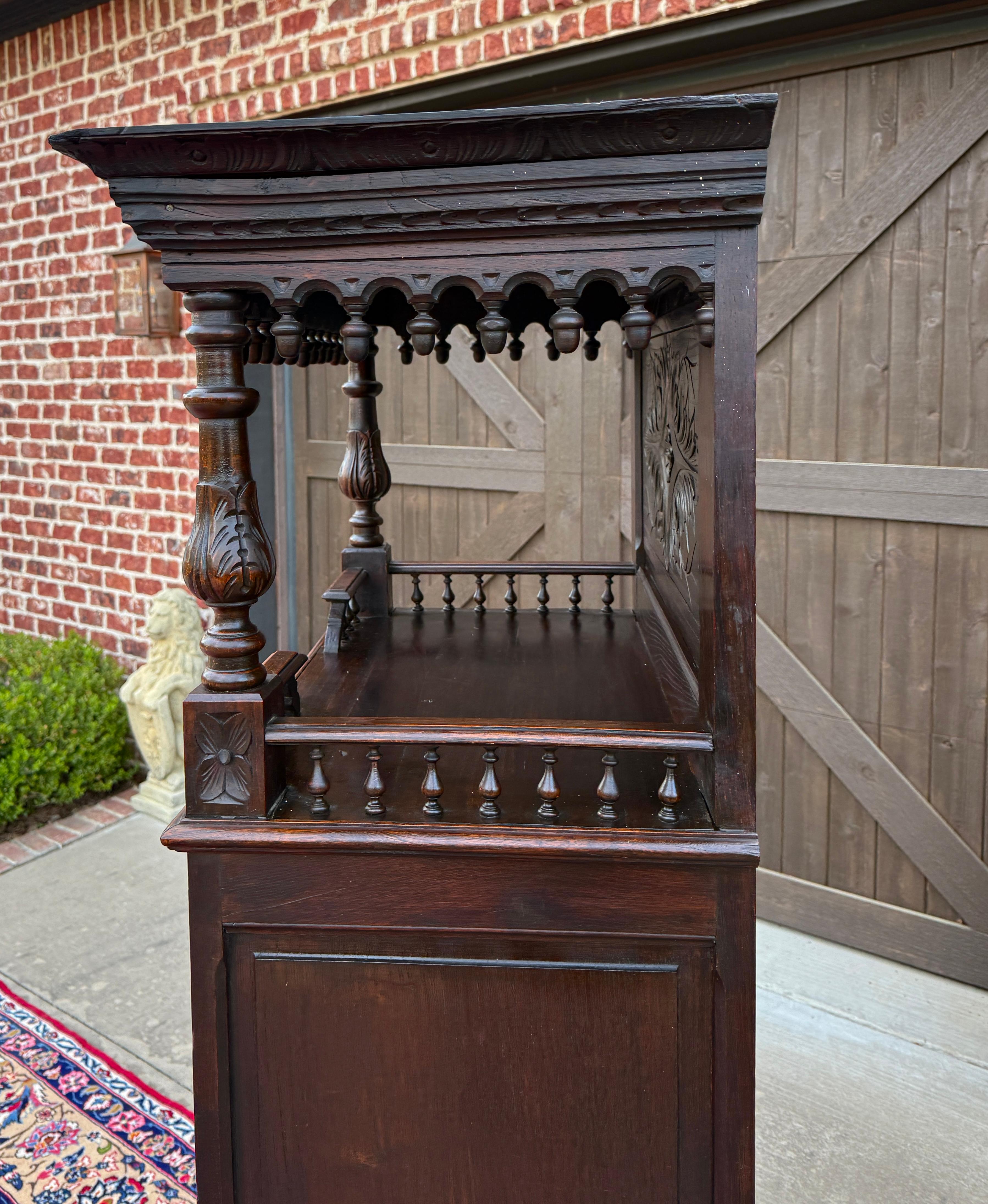 XIX secolo Antique French Armoire Cupboard Linen Cabinet Breton Bonnetiere Chestnut 19th in vendita