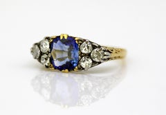 Antique French Art Deco 18 Karat Gold Ring with Cornflower Sapphire and Diamonds