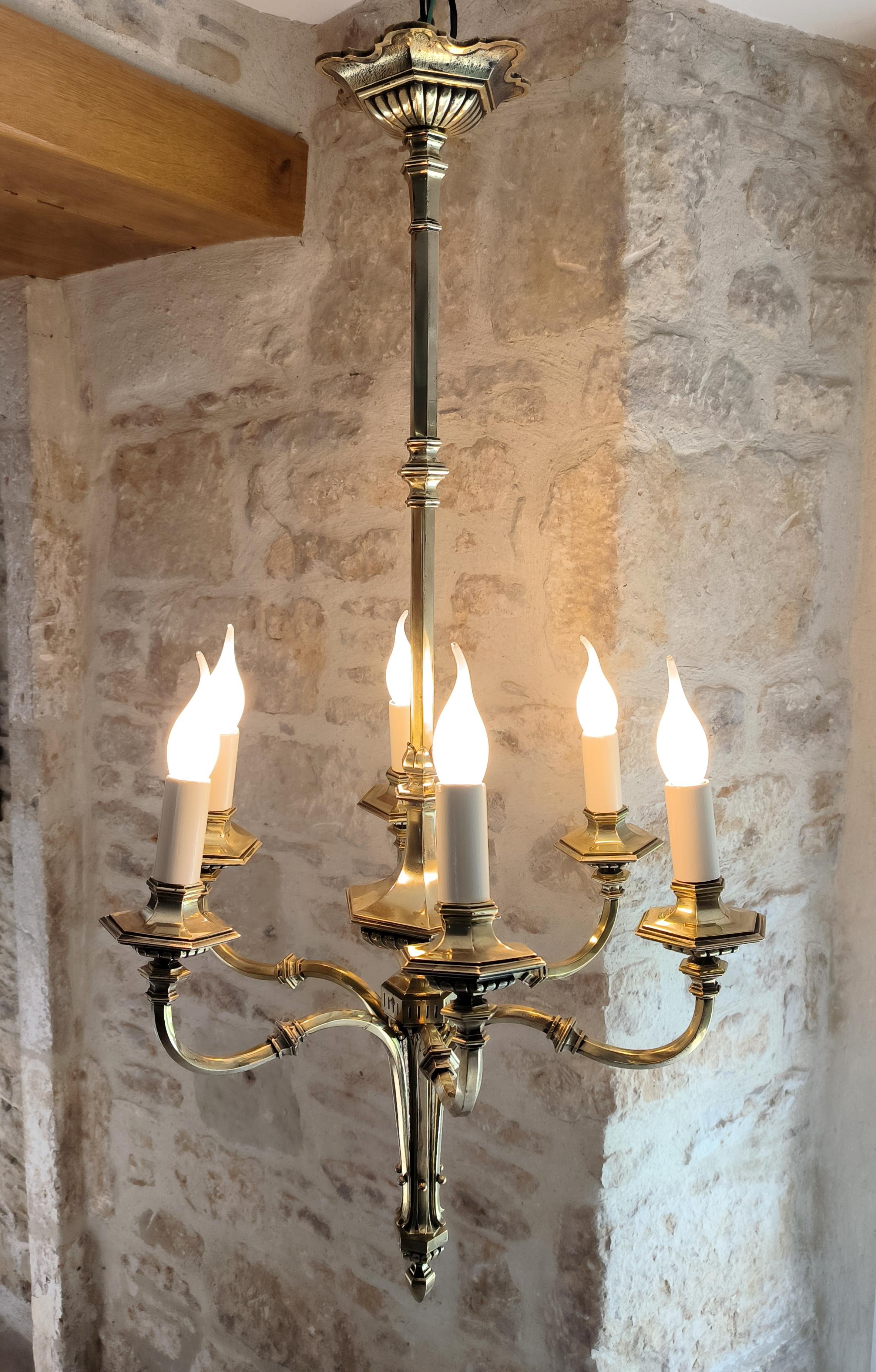 Lampadario antico, francese, Art Deco, a 6 posizioni, in bronzo. Circa all'inizio del 1900 in vendita 4