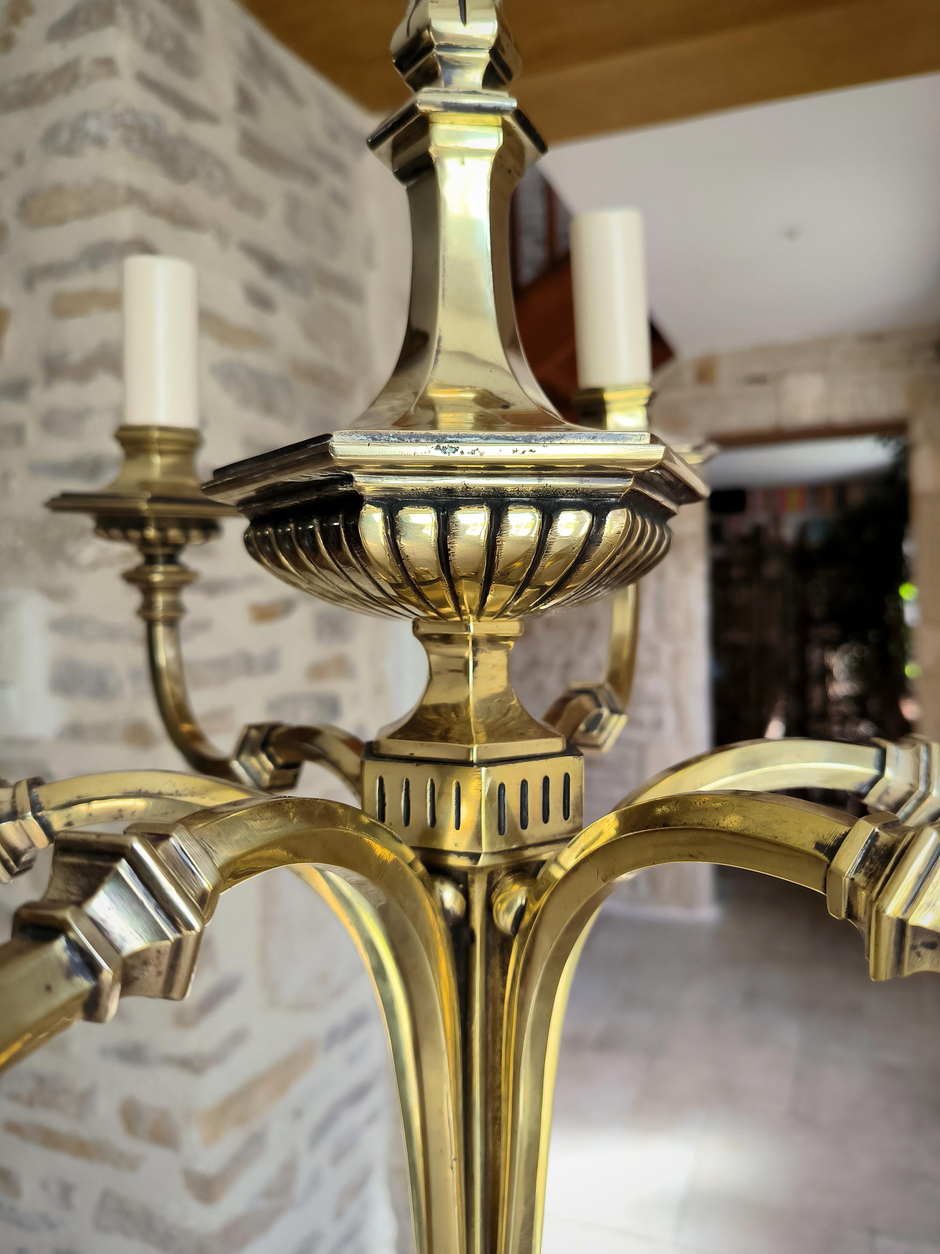 Bronzo Lampadario antico, francese, Art Deco, a 6 posizioni, in bronzo. Circa all'inizio del 1900 in vendita