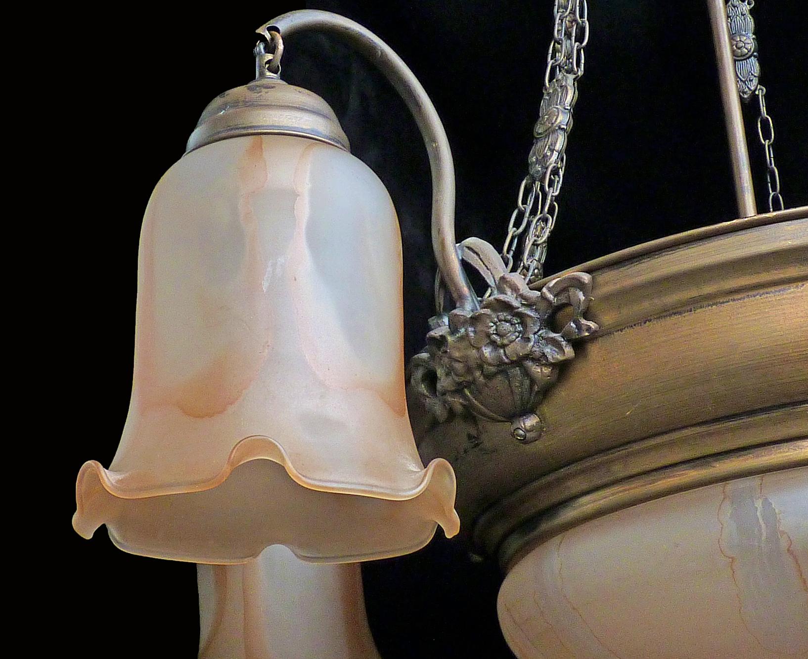 20ième siècle Lustre à 7 lumières en verre ambré Art Déco et Art Nouveau français ancien en vente