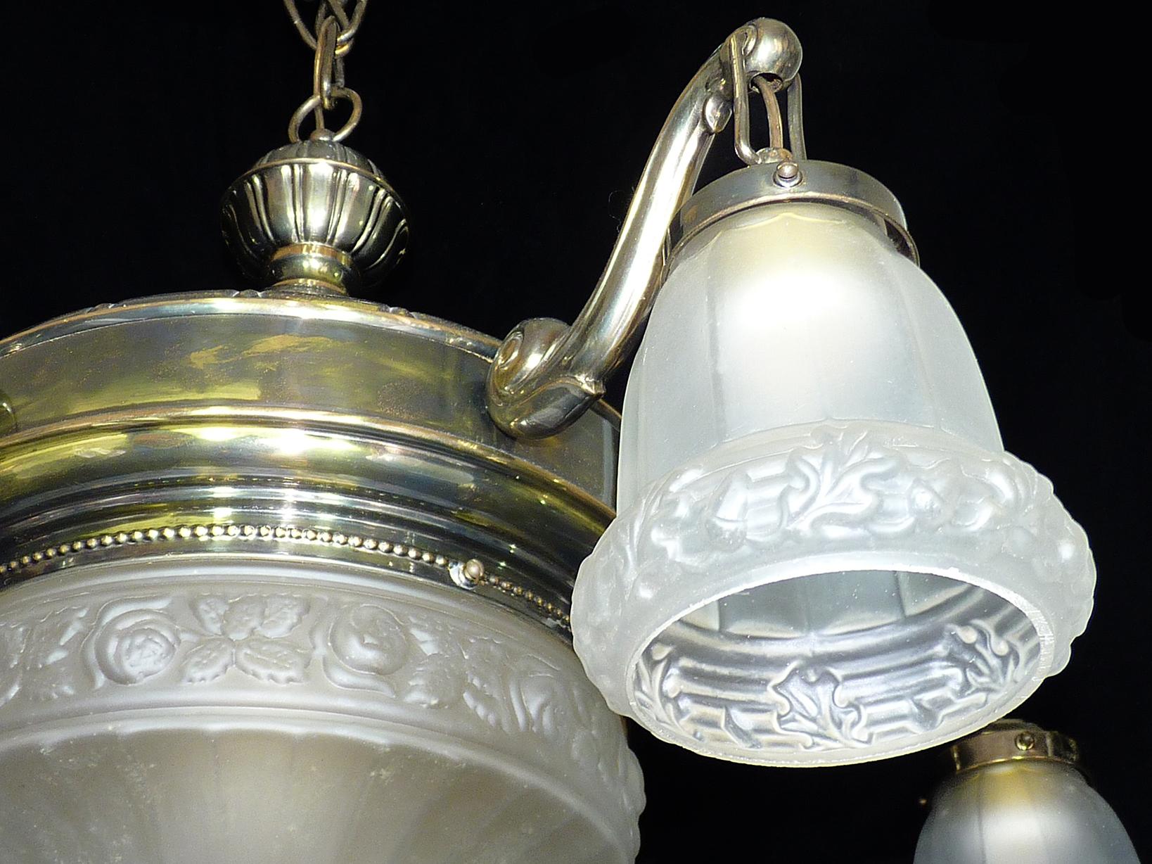 Antique French Art Deco and Art Nouveau Frosted Glass Degué Style Chandelier For Sale 1