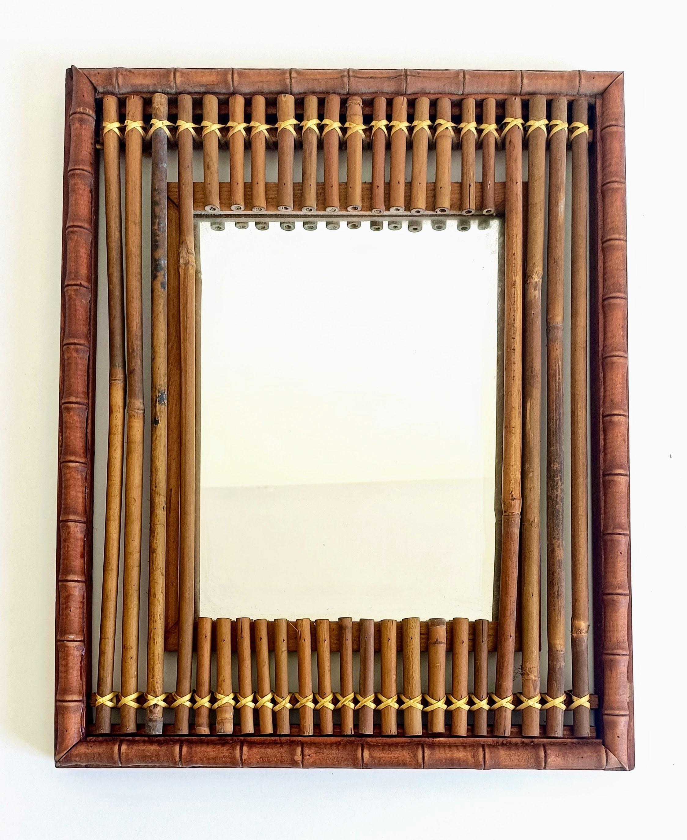 Antiguo espejo de pared francés Art Decó de bambú y madera, principios del siglo XX Hecho a mano en venta