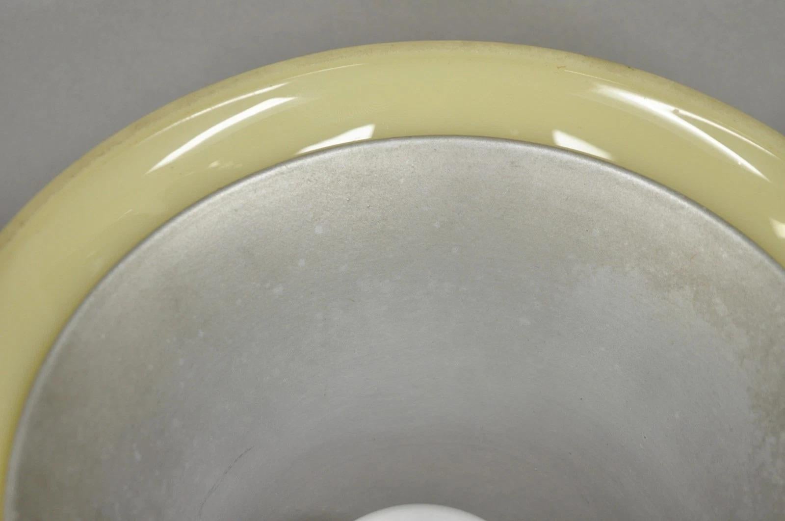 Antique French Art Deco Beige Fluted Glass Vase Metal Base Up Light Table Lamp en vente 4