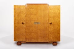 Armoire Art Déco française ancienne en érable piqué des années 1930