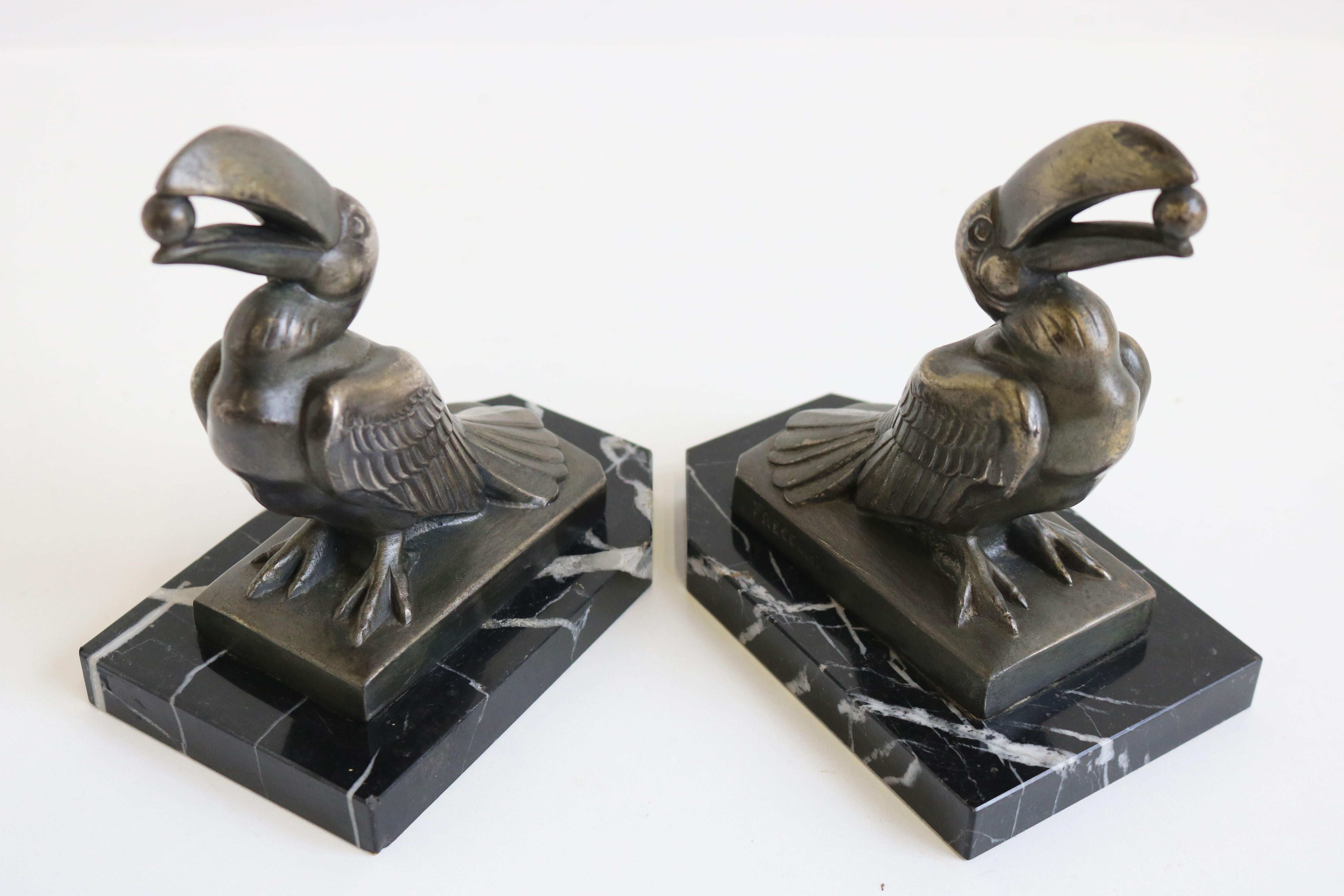 Antique French Art Deco Bookends by Maurice Frecourt 1925 Toucan Black Marble In Good Condition For Sale In Ijzendijke, NL