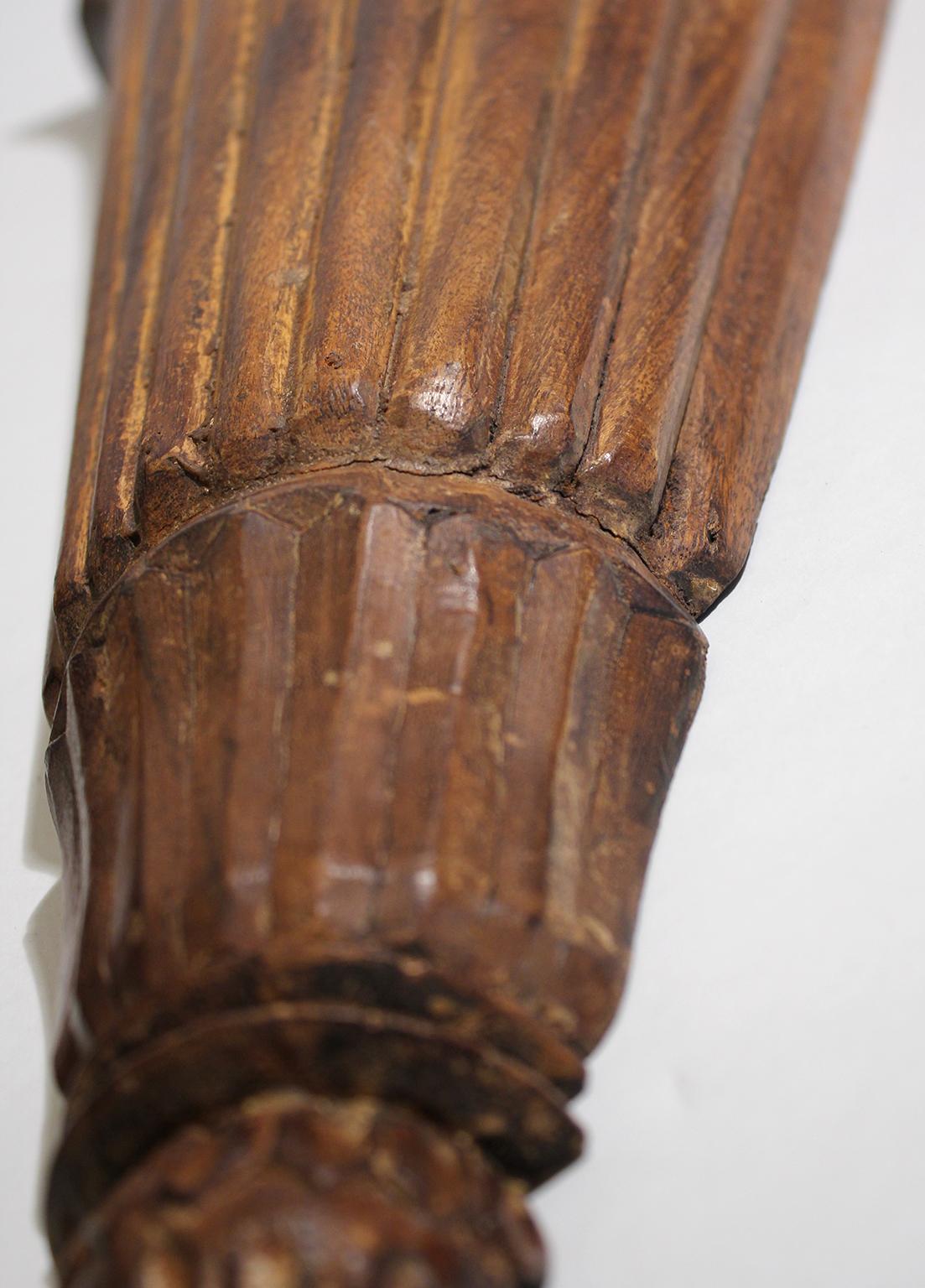 Antike französische Art-Déco-Wandregale aus geschnitztem Holz, Wandleuchter im Angebot 4
