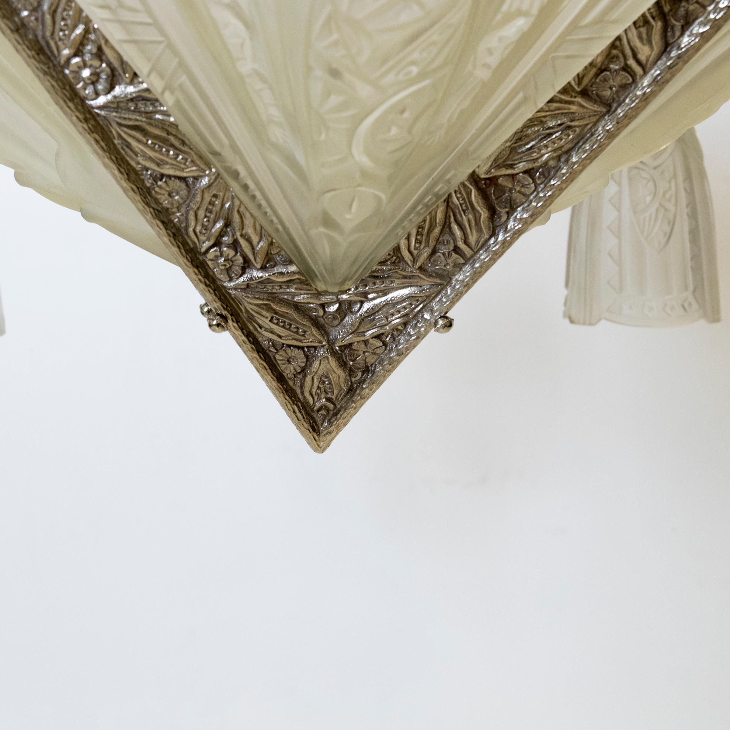 Vetro Antico lampadario in vetro francese Art Deco Célestin Jamain  Frontisi in vendita