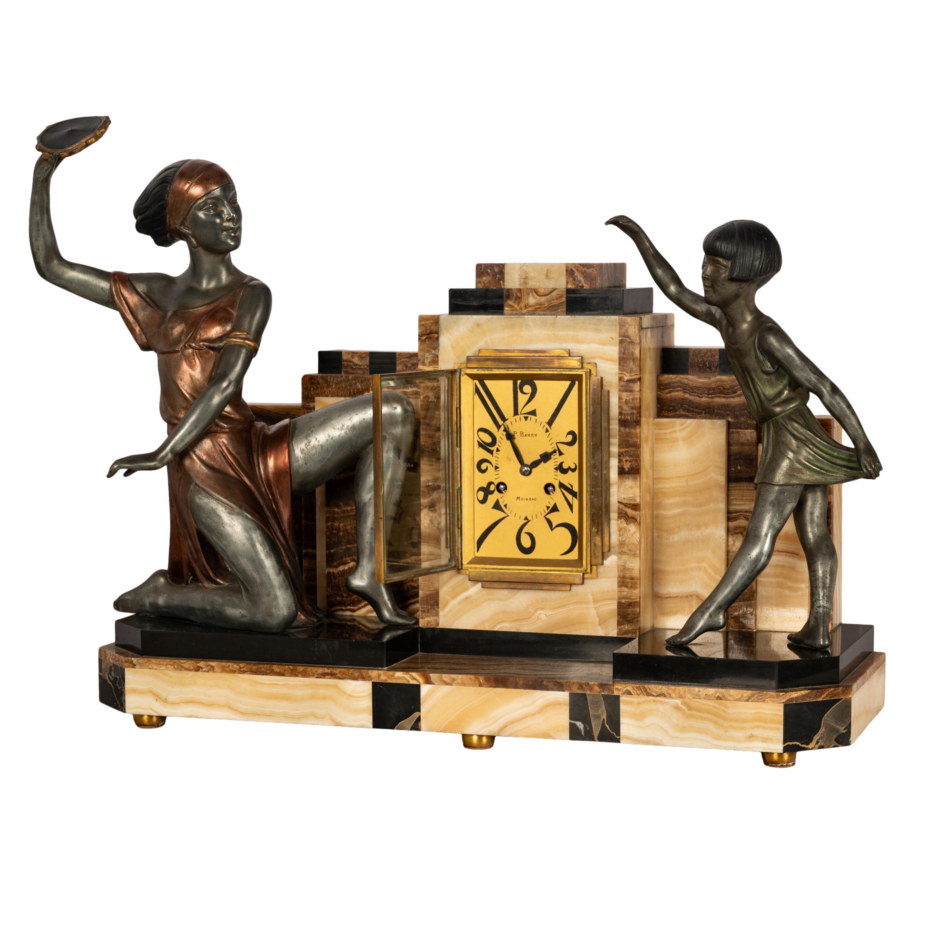Antique French Art Deco Reloj Figural de Mármol Pintado en Frío Garniture 1925 en venta 4