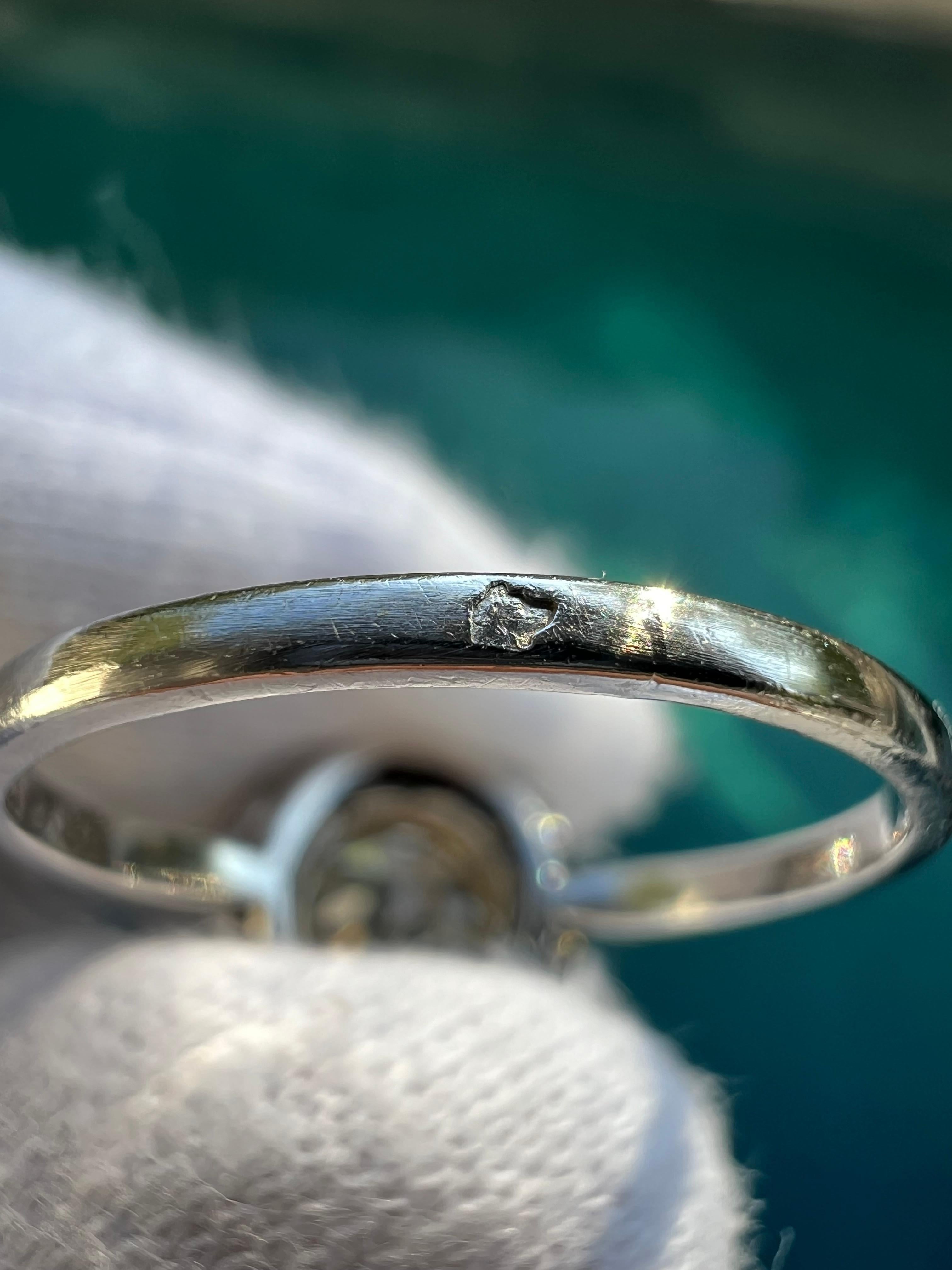 Antiker französischer Art-Déco-Ring aus Platin mit Diamanten, Saphiren und Platin Damen