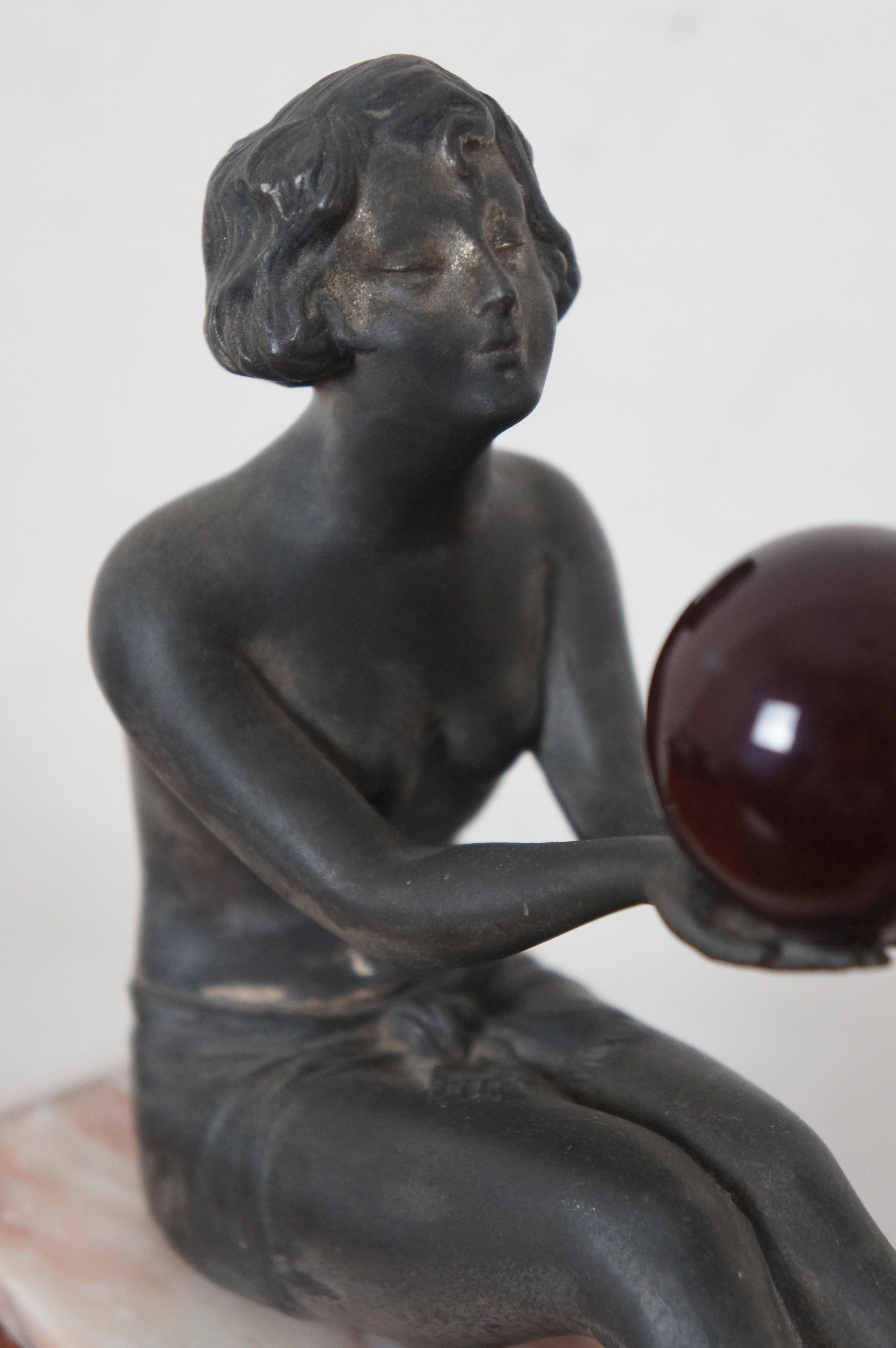 Ancienne Horloge de bureau Art Déco Française Figurale Fille en Bronze avec Orbe Marbre 15