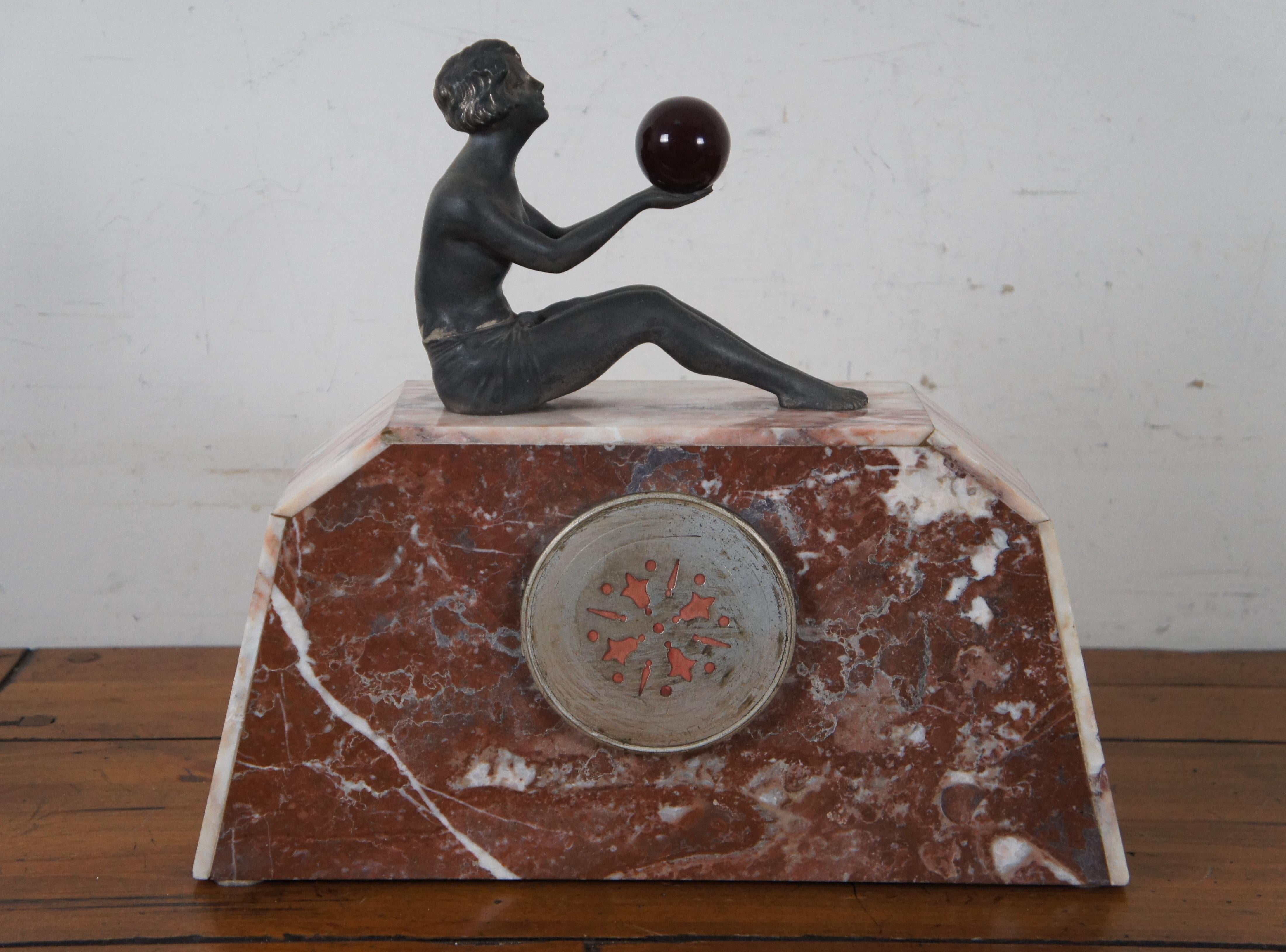 Début du 20ème siècle Ancienne Horloge de bureau Art Déco Française Figurale Fille en Bronze avec Orbe Marbre 15