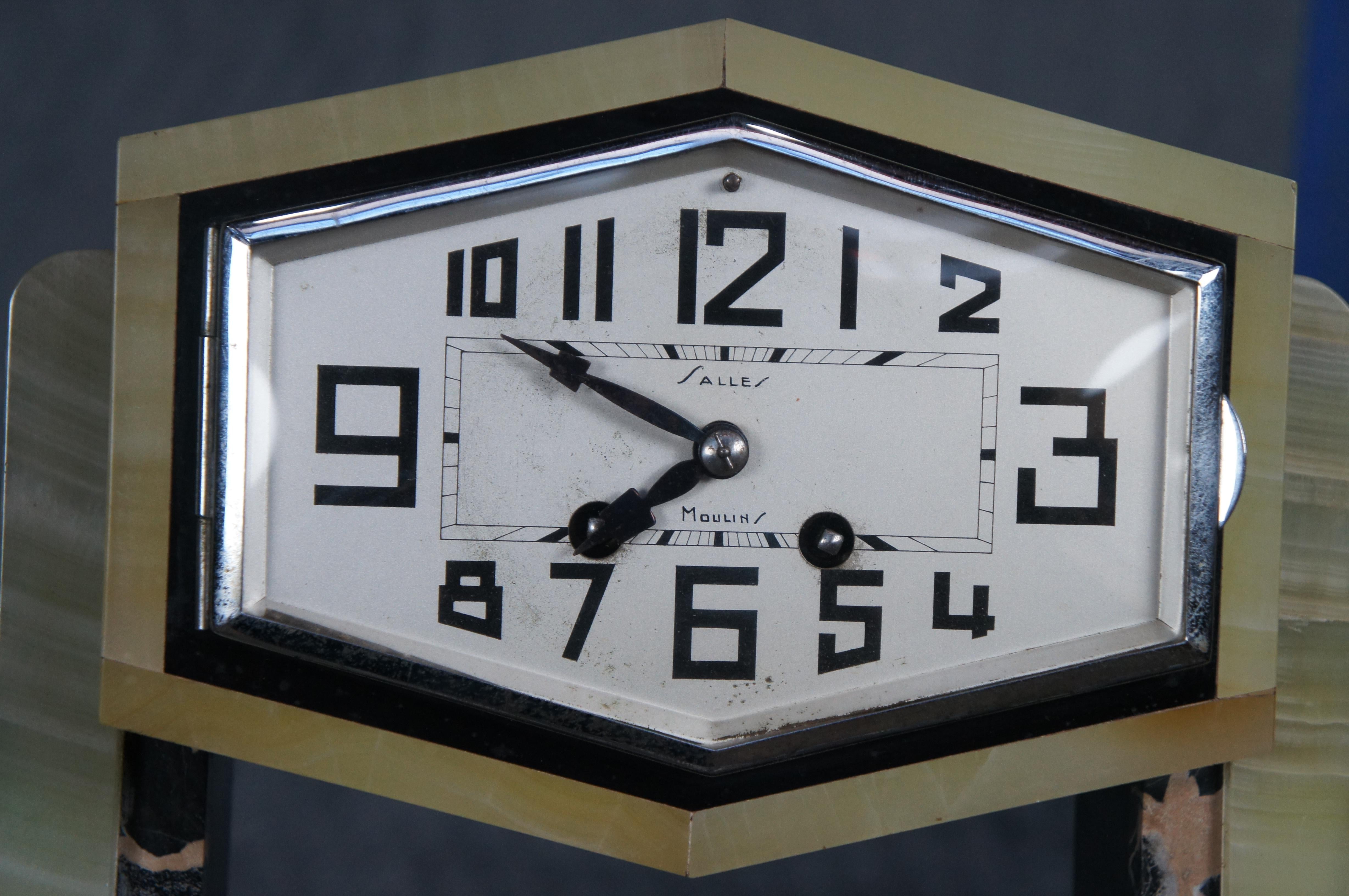 Antiquité française Art Deco Figural Spelter & Onyx Garniture Mantel Clock Set Uriano en vente 1