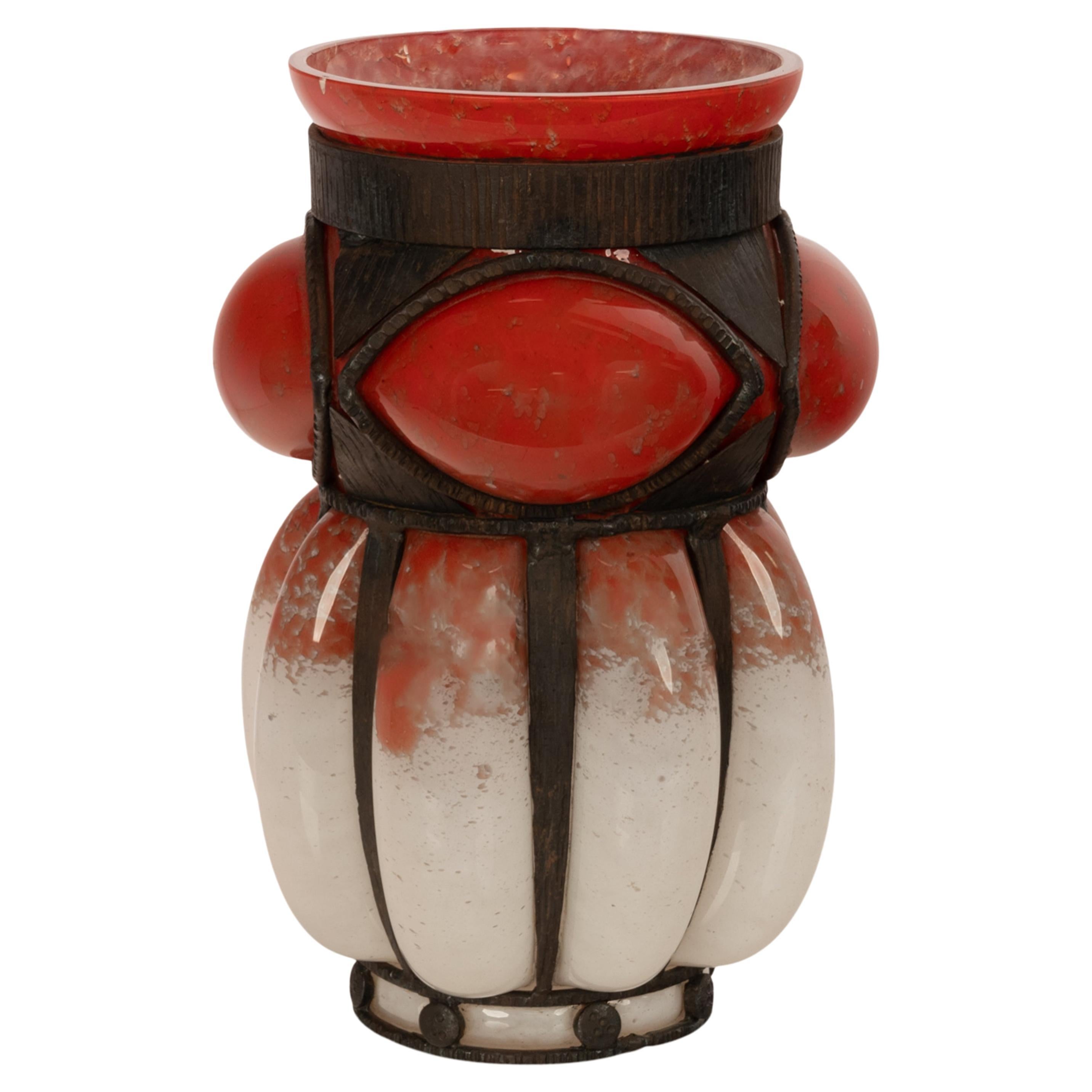 Antique French Art Deco Jarrón de cristal y hierro Charles Schneider Edgar Brandt 1920 en venta